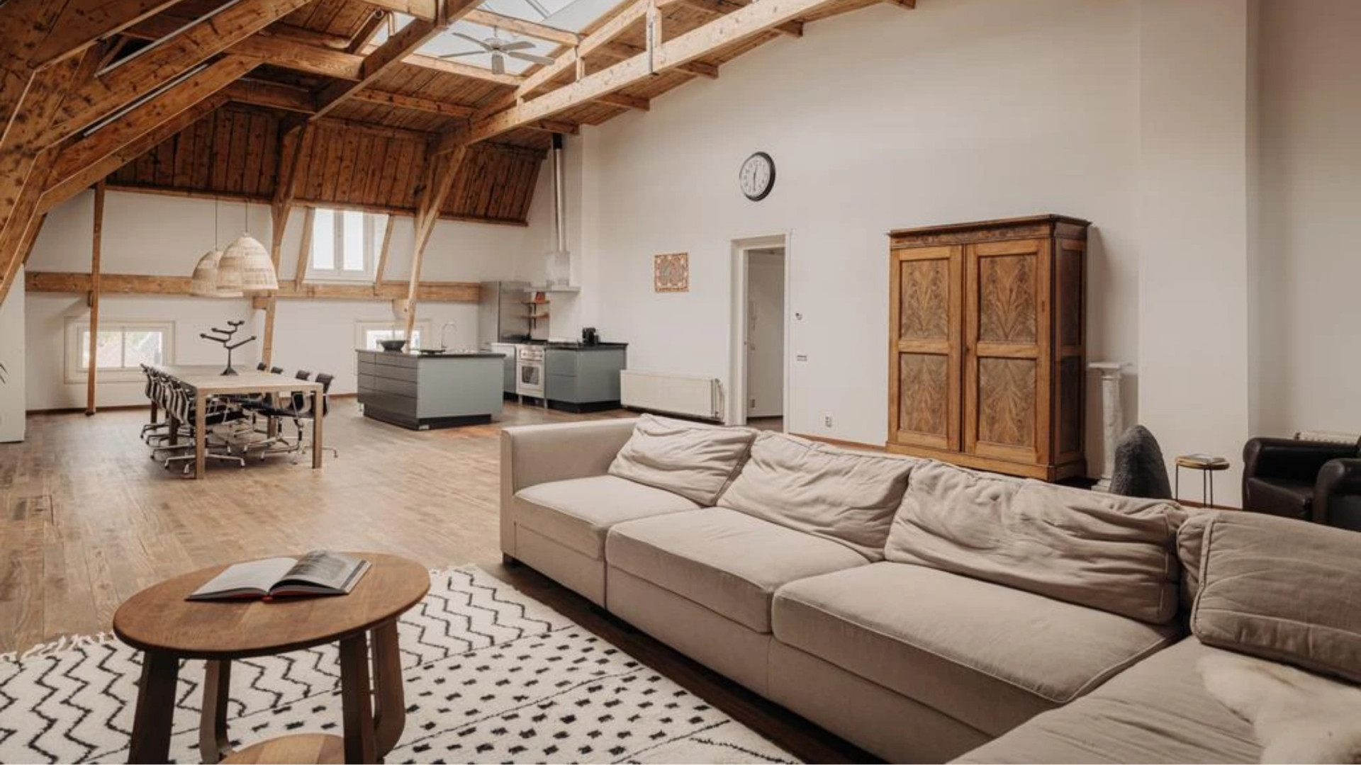Dit is het zeer bijzondere loftappartement van voormalig profwielrenner Thomas Dekker. Zie foto’s 2