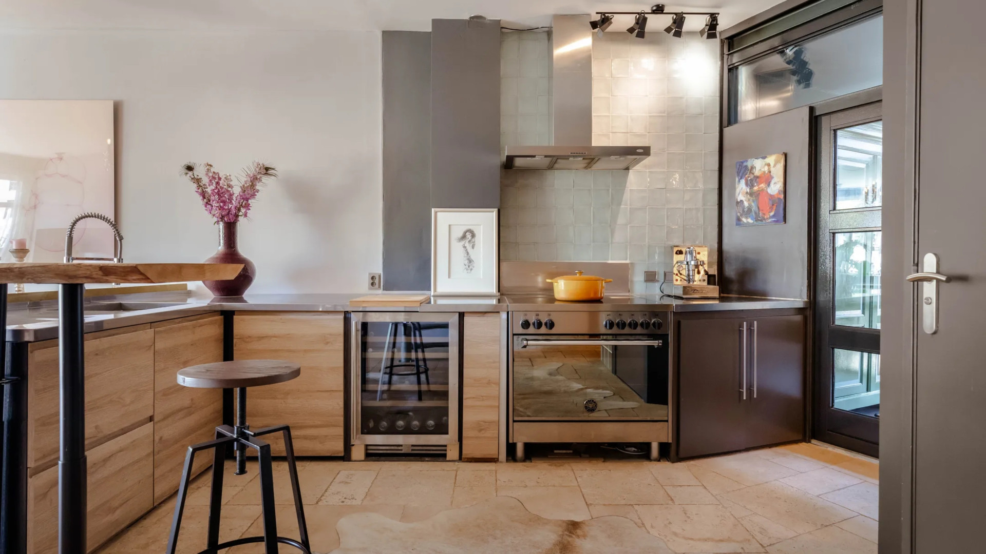 Jeroen Pauw koopt zeer bijzondere waterwoning met eigen steiger en ligplaats. Zie foto’s 5