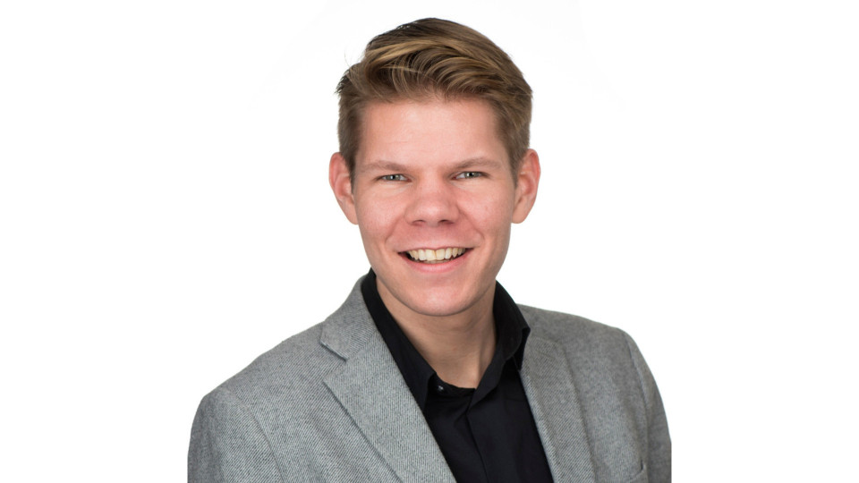 Victor Vlam maakt gehakt van Wilfred Genee