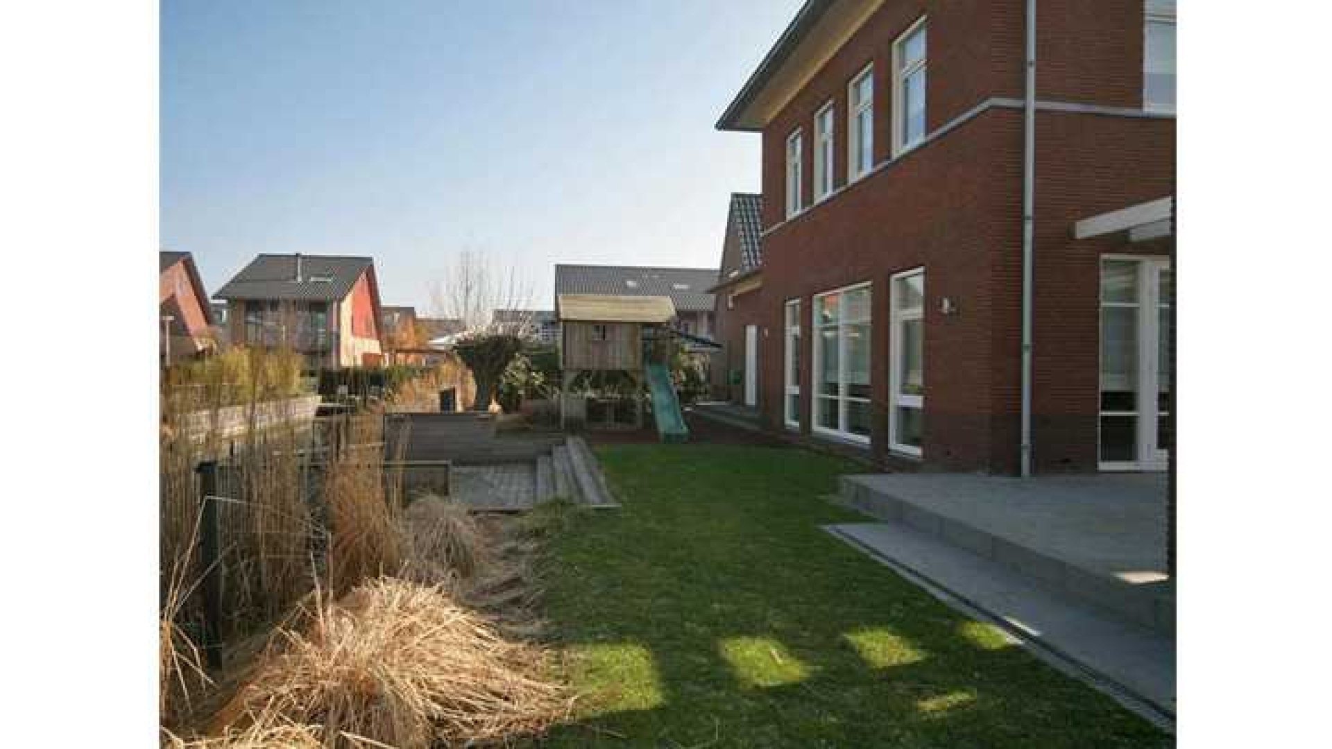 Yolanthe en Wesley Sneijder zetten hun villa in Vleuten te koop. Zie foto's 26