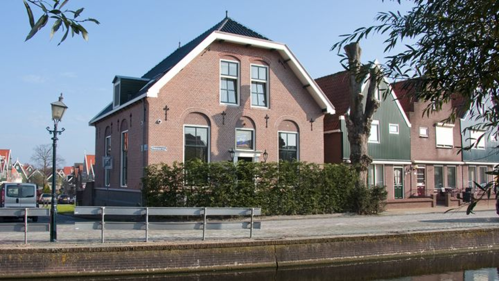 Nick Schilder verkoopt eindelijk zijn villa, maar wel met tonnen verlies. Zie foto's! 25