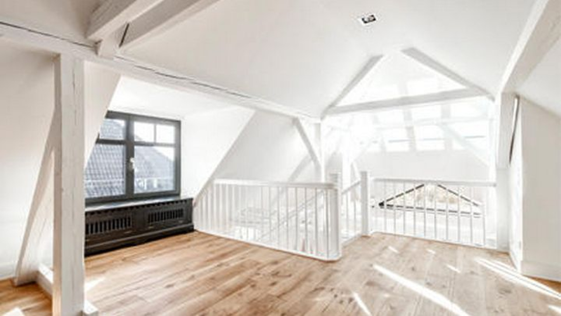 Dit is het nieuwe appartement van Rafael van der Vaart in Hamburg! 1