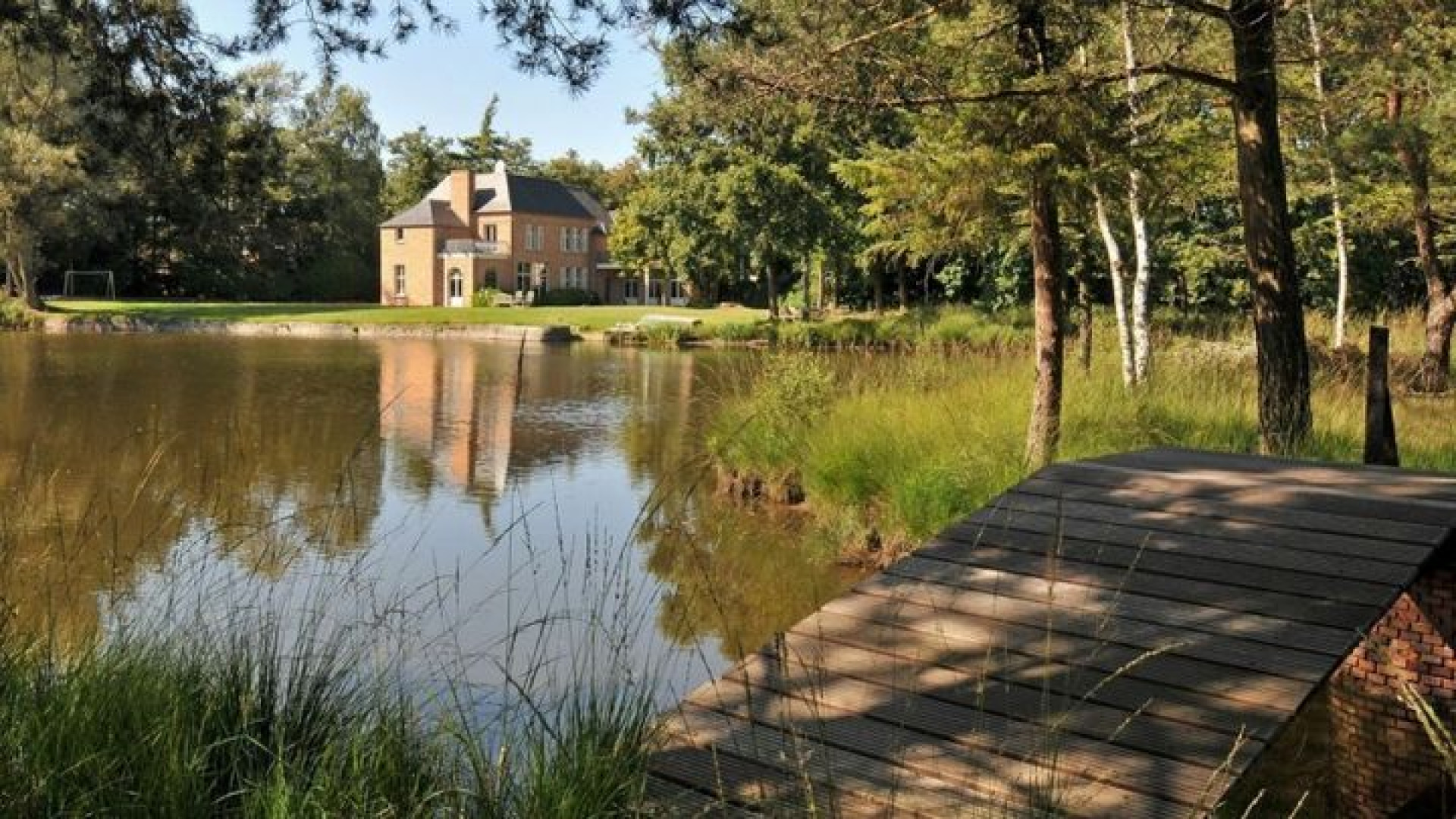 Robert Schoemacher zet eigen ontworpen droomvilla voor bodemprijs te huur! 3