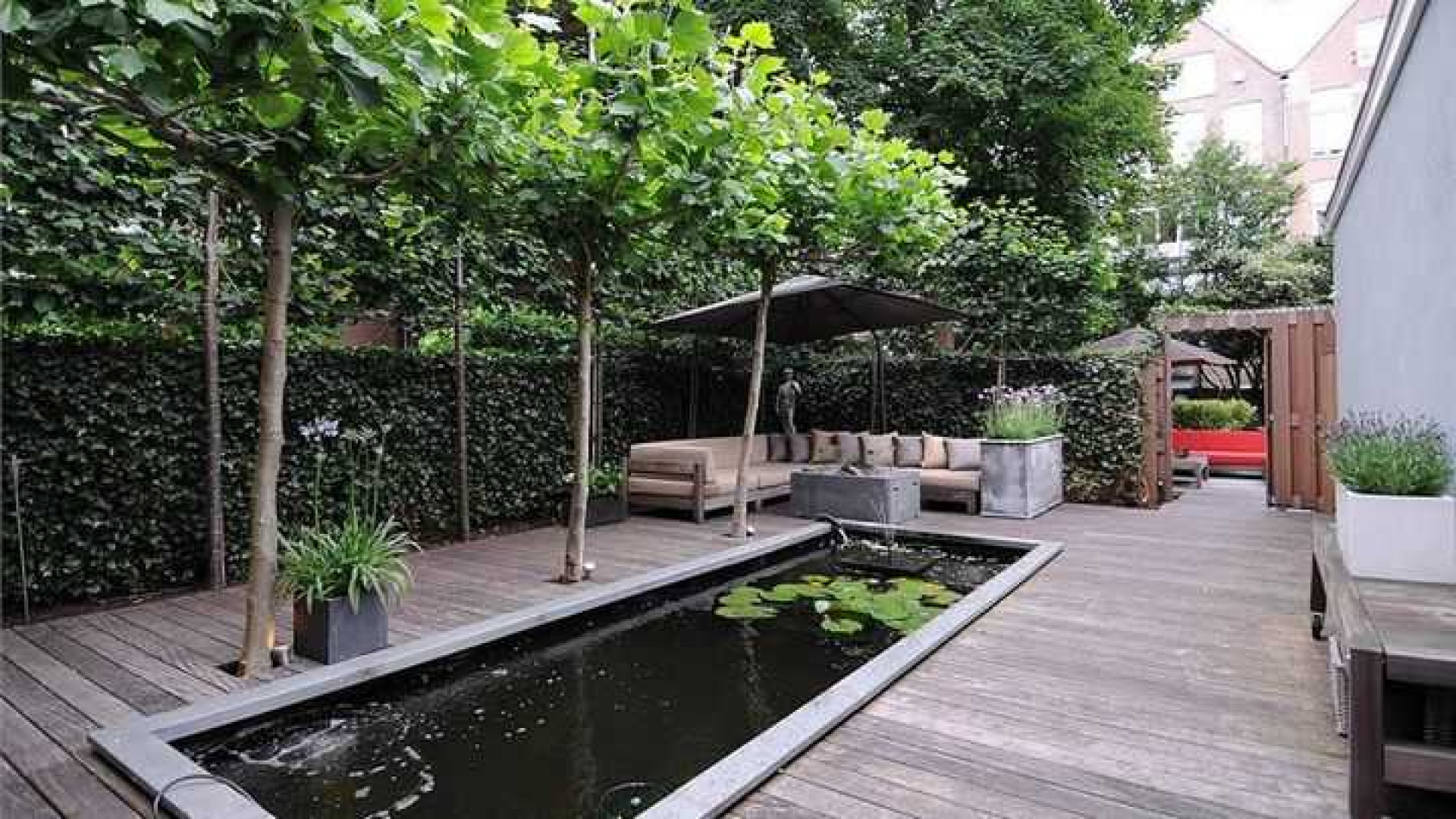 Hart van Nederland presentatrice Gallyon van Vessem verkoopt huis met verlies. Zie foto's 1