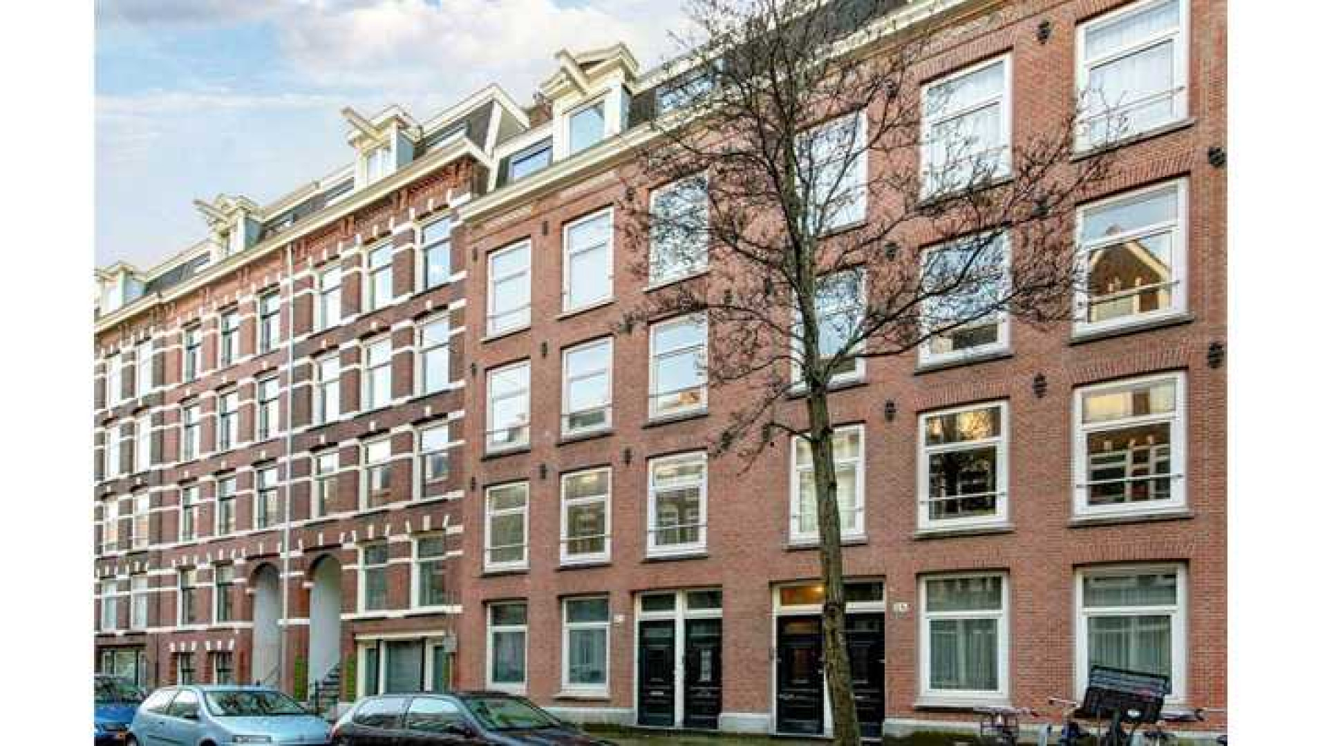 Marly van der Velden zet na mislukte verkoop haar appartement weer te koop. Zie foto's 1
