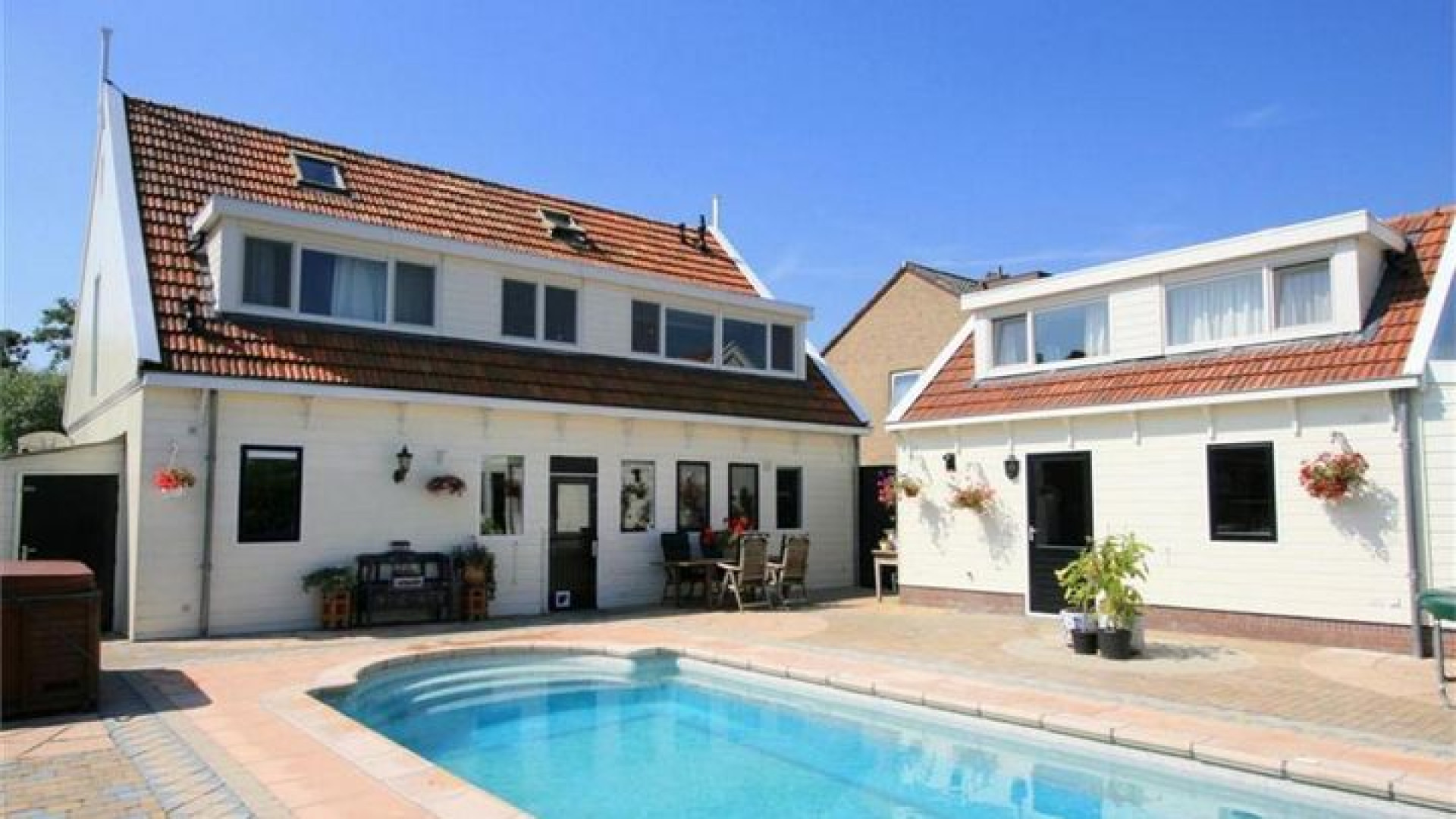 Karin Bloemen zet haar knusse huis te huur. Zie foto's 25