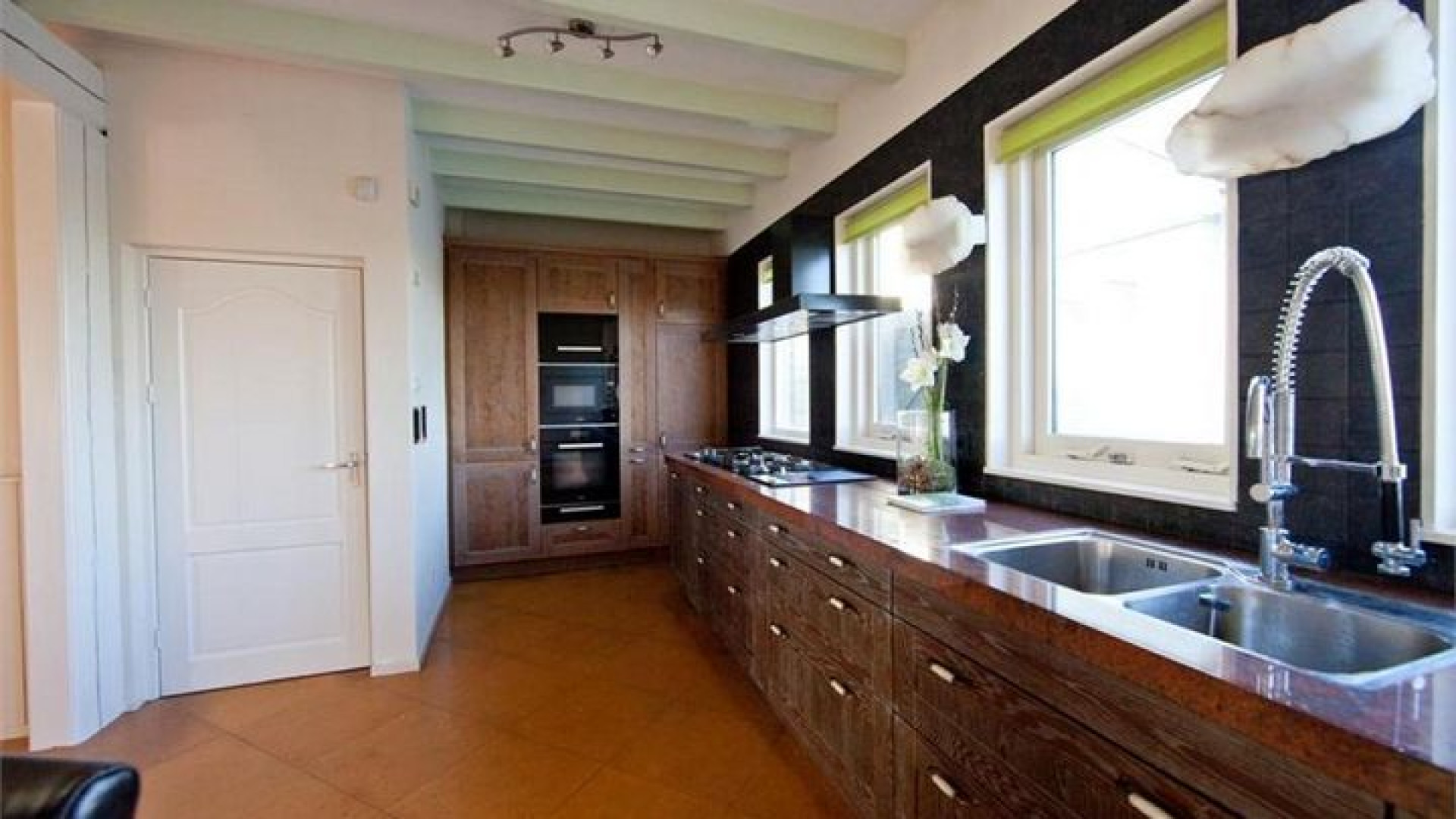 Karin Bloemen zet haar knusse huis te huur. Zie foto's 8