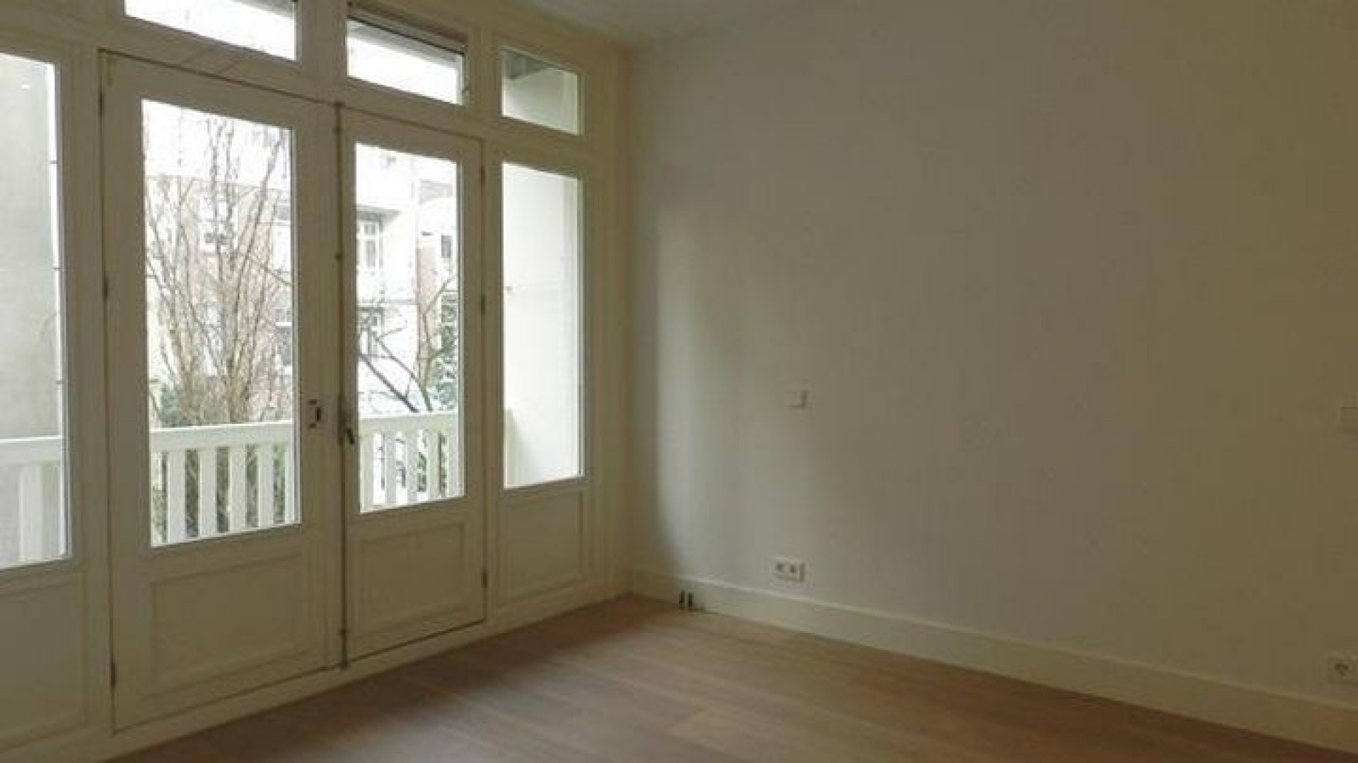 Reinout Oerlemans zet voormalig appartement Isa Hoes te huur. Zie foto's 15