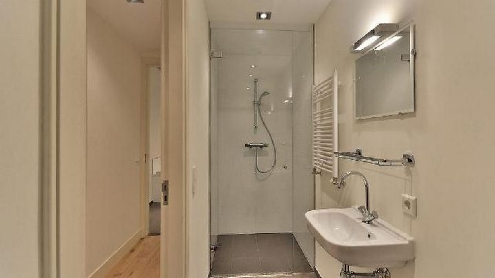 Frank Rijkaard vindt huurder voor dit zeer dure en luxe appartement!