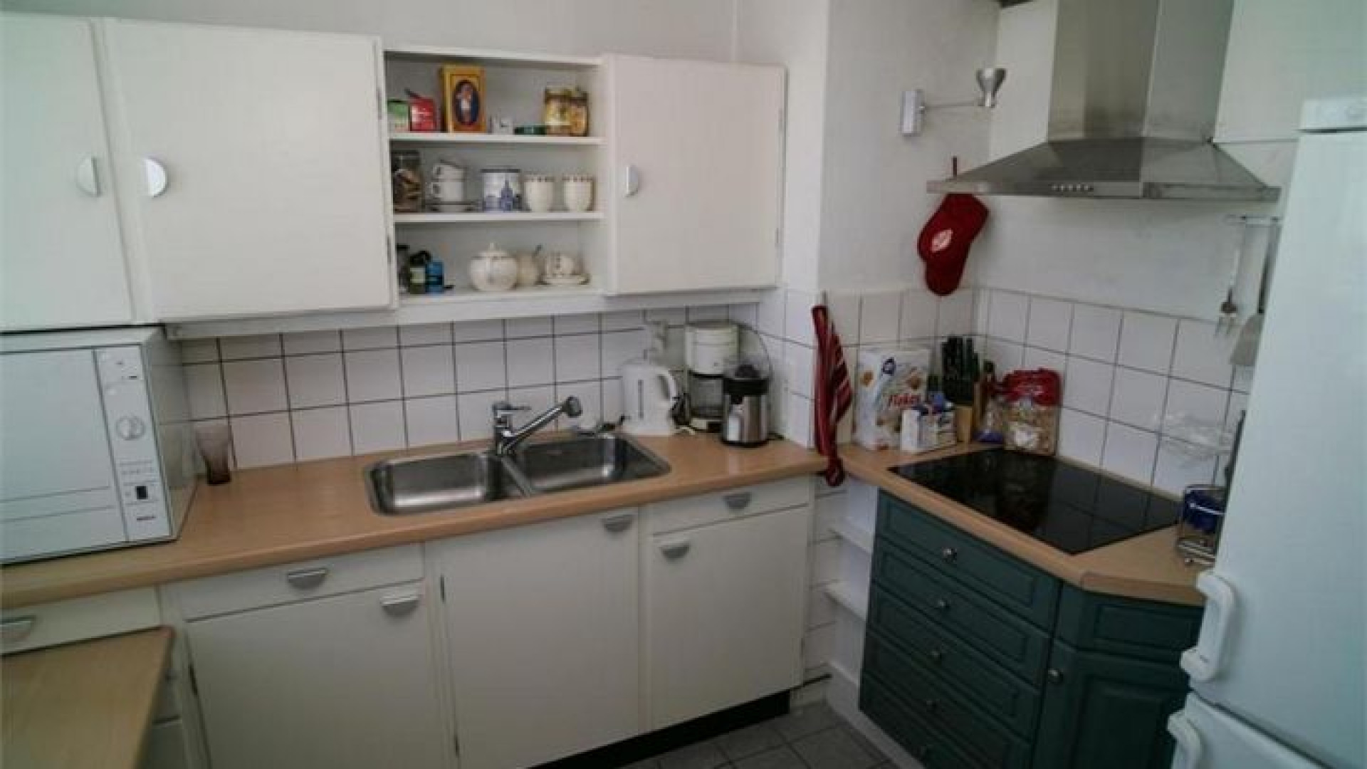 Bas Muijs haalt zijn woning uit de verkoop. Zie foto's 8