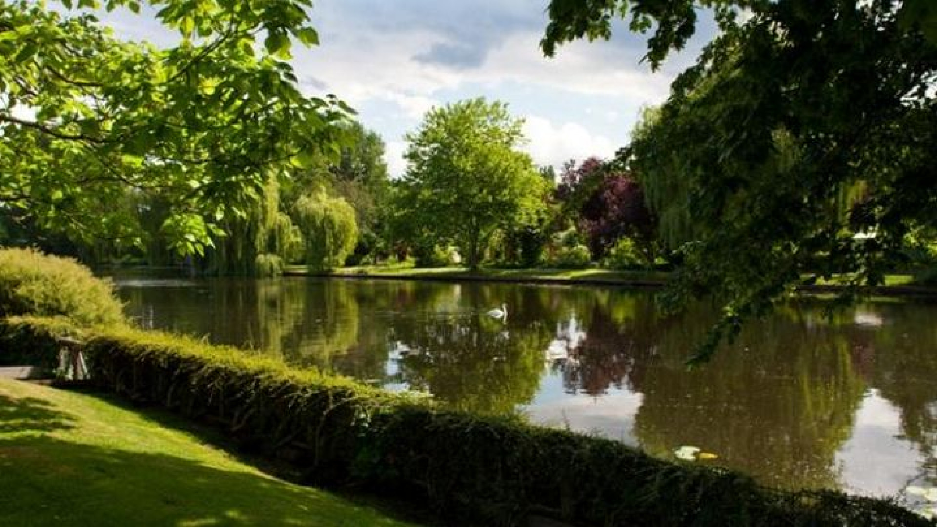 Sabia woont nog altijd in luxe villa aan de Alster in Hamburg. Zie foto's 8