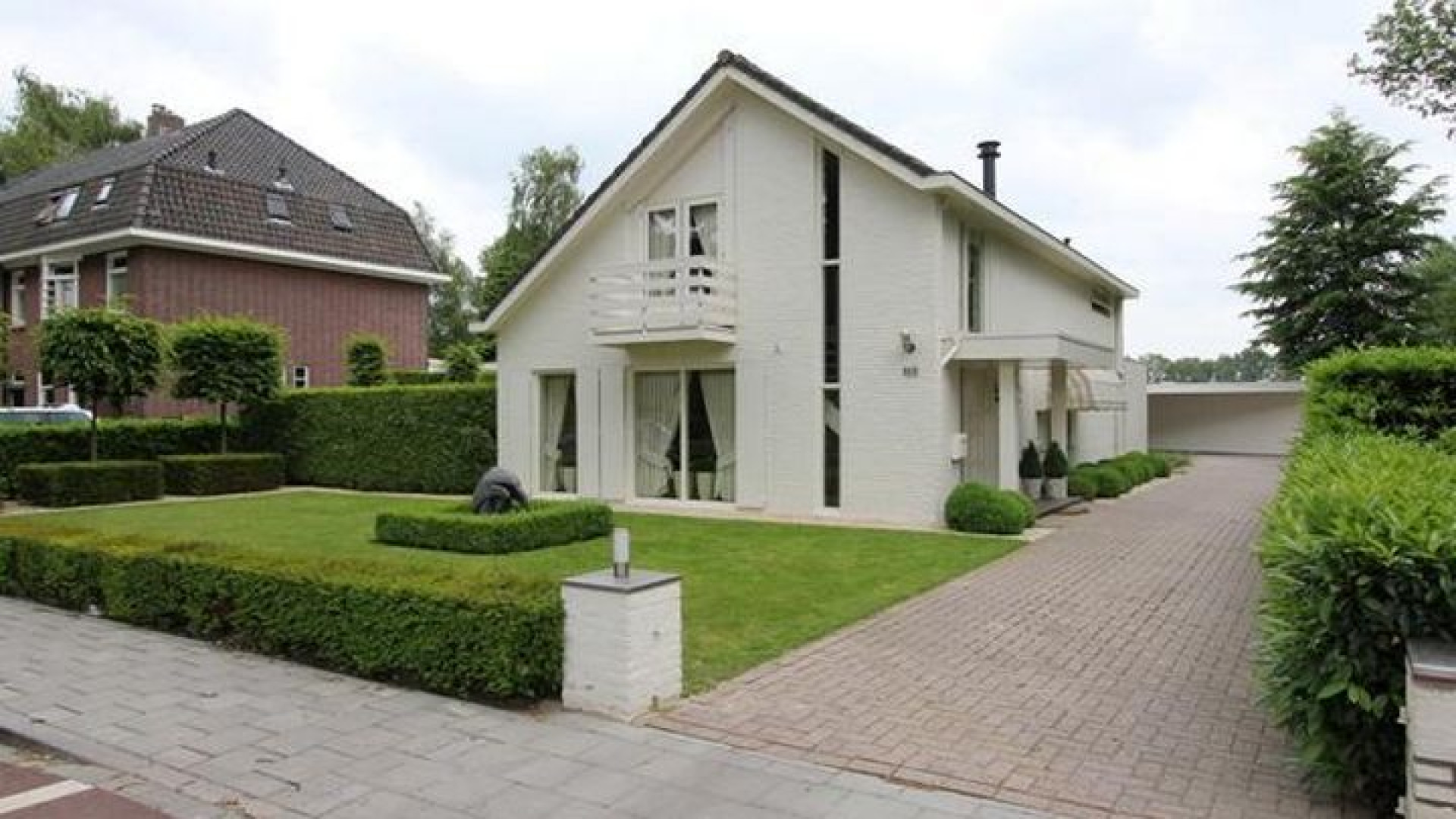 Gers Pardoel is niet langer meer enige eigenaar van zijn villa. Zie foto's 1