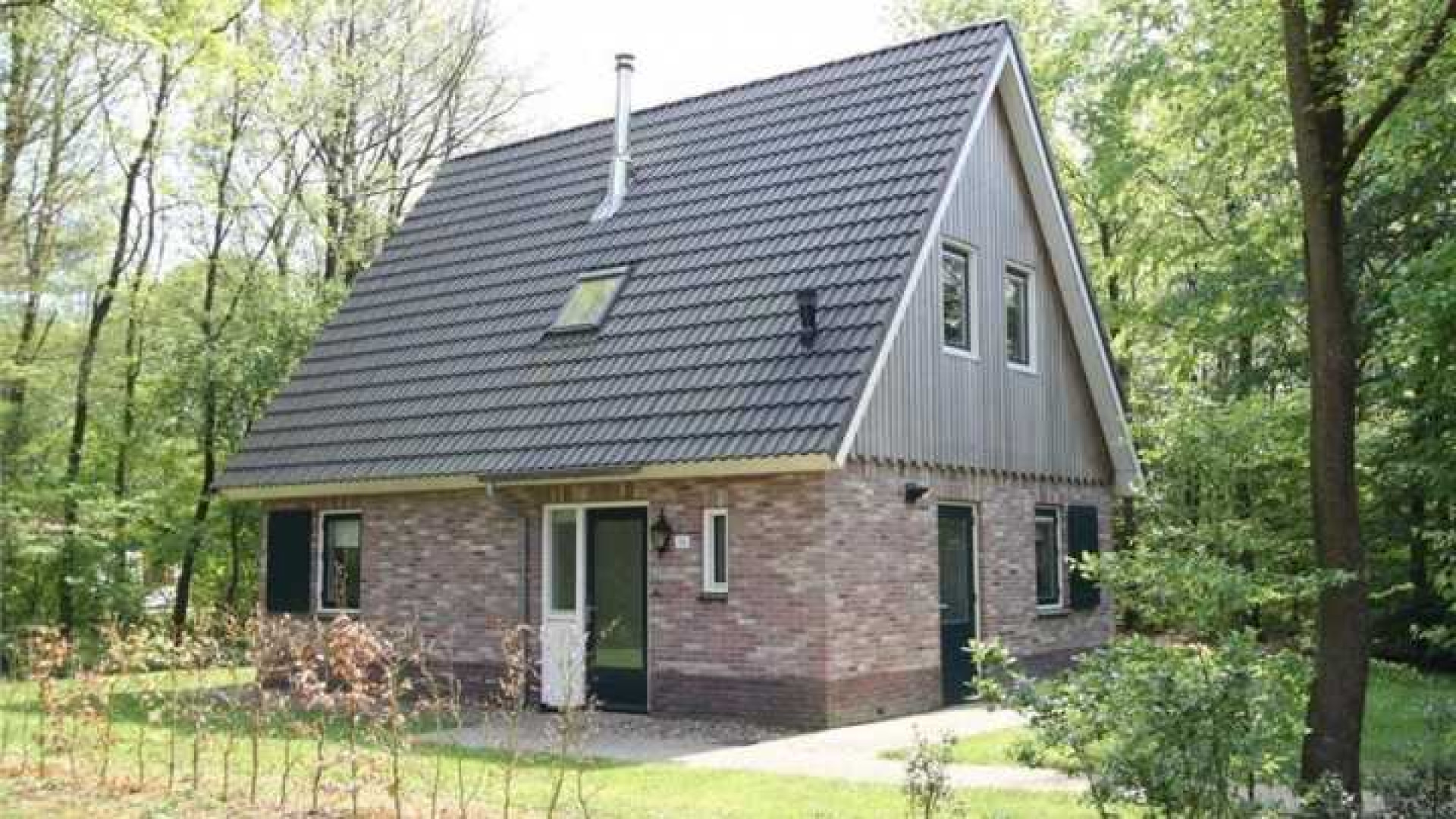 Andre van Duin heeft eindelijk zijn weekendhuis verkocht. Zie foto's 4