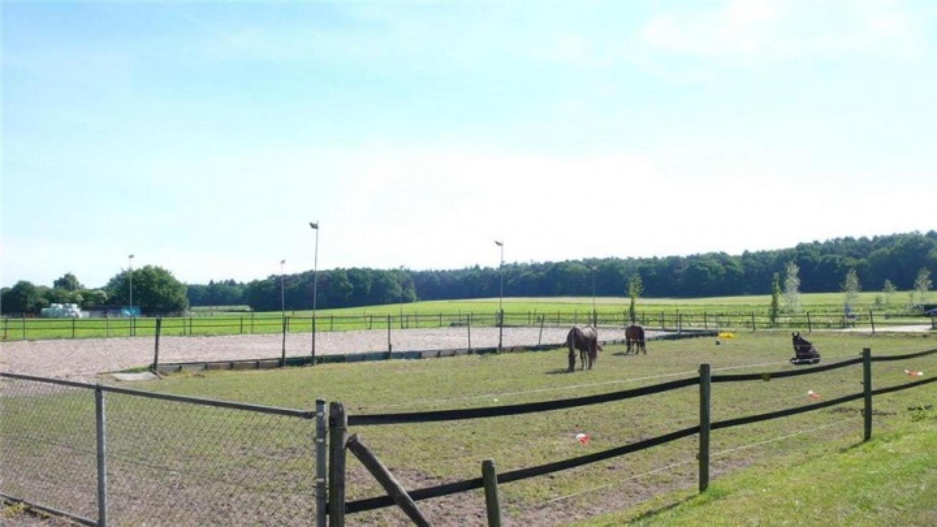 Emile Ratelband scoort schitterende woonboerderij in Achterhoek. Zie foto's 23