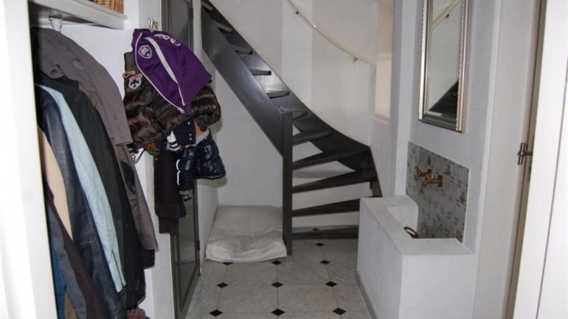 Henny Huisman verlaagt wederom vraagprijs van zijn luxe villa! Zie 42 nieuwe foto's !! 27
