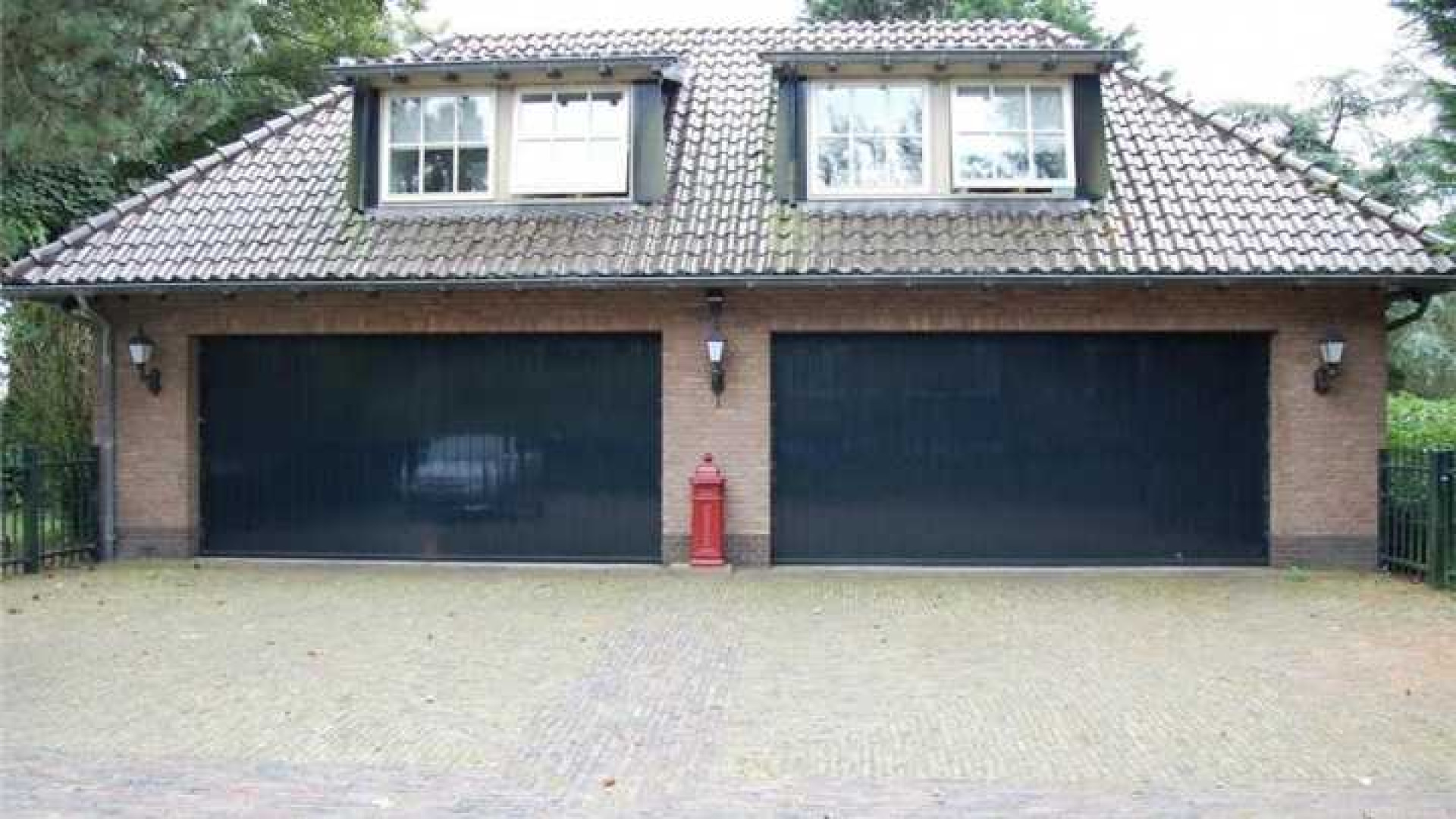 Surprise! Henny Huisman haalt na 2 jaar villa uit de verkoop. Zie foto's 42