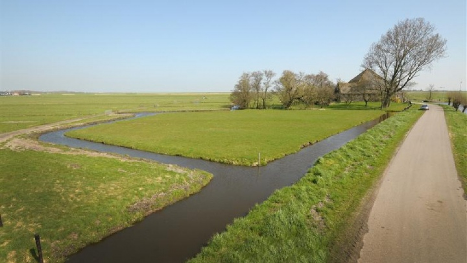 Gouden Kalf winnaar Peter Paul Muller verbouwde deze boerderij grotendeels met eigen handen. Zie foto's 2