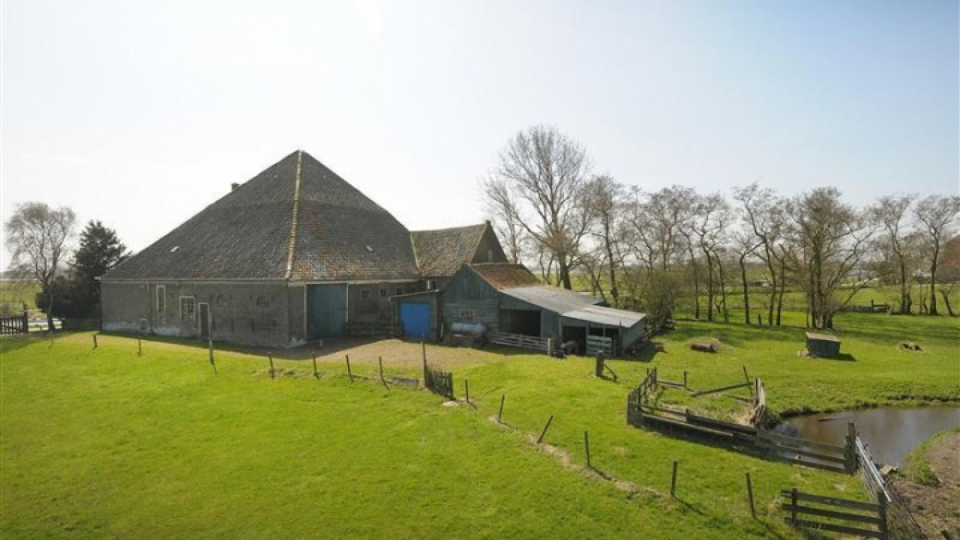 Gouden Kalf winnaar Peter Paul Muller verbouwde deze boerderij grotendeels met eigen handen. Zie foto's 3