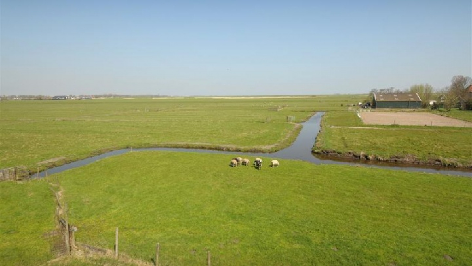 Gouden Kalf winnaar Peter Paul Muller verbouwde deze boerderij grotendeels met eigen handen. Zie foto's 12