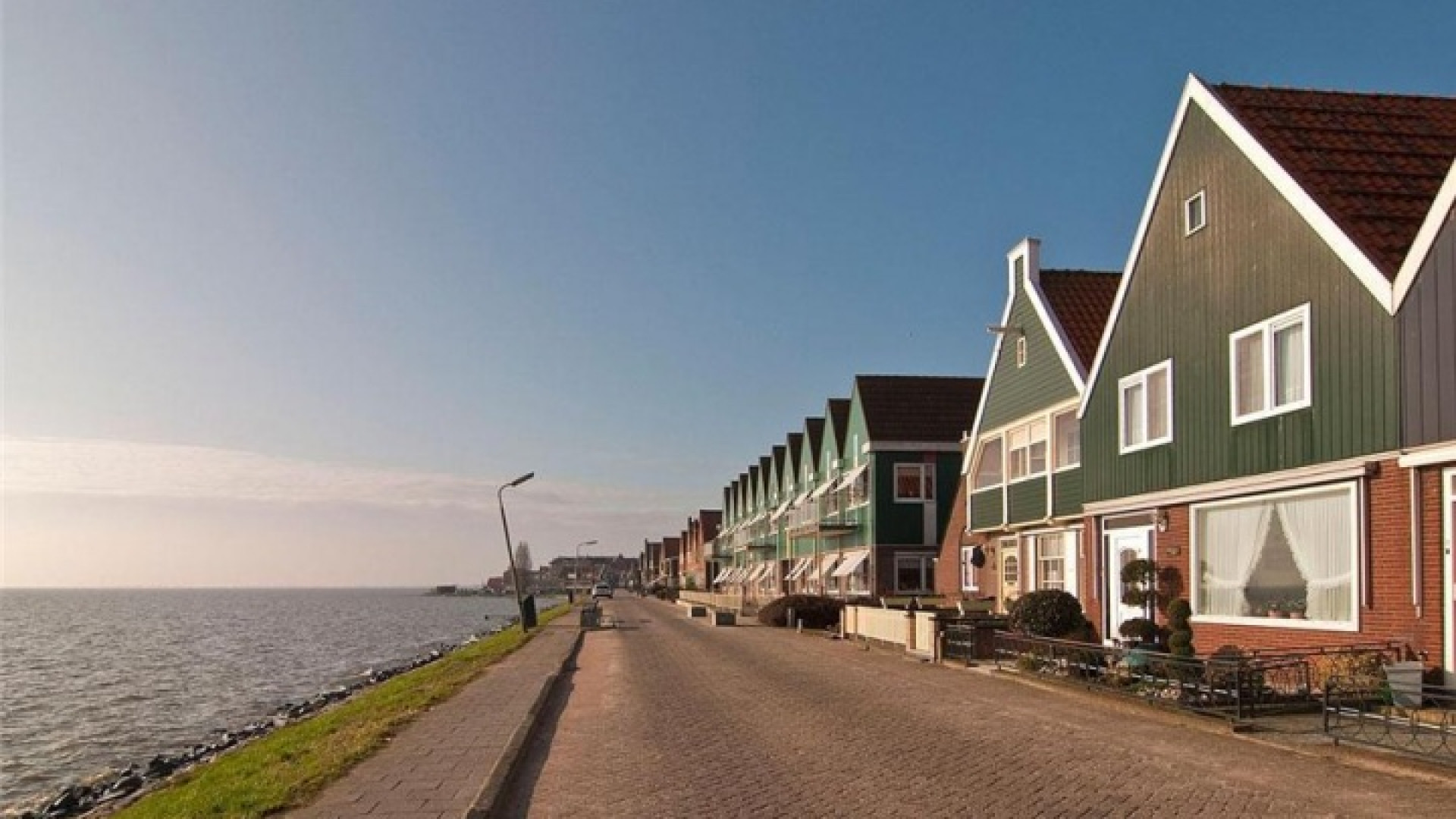 Jan Smit koopt huis in Volendam op super lokatie. Zie foto's  16