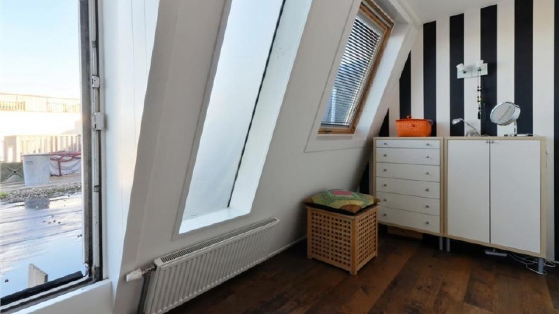 Jeroen Pauw zet zijn luxe top appartement in Amsterdam te koop. Zie foto's 13