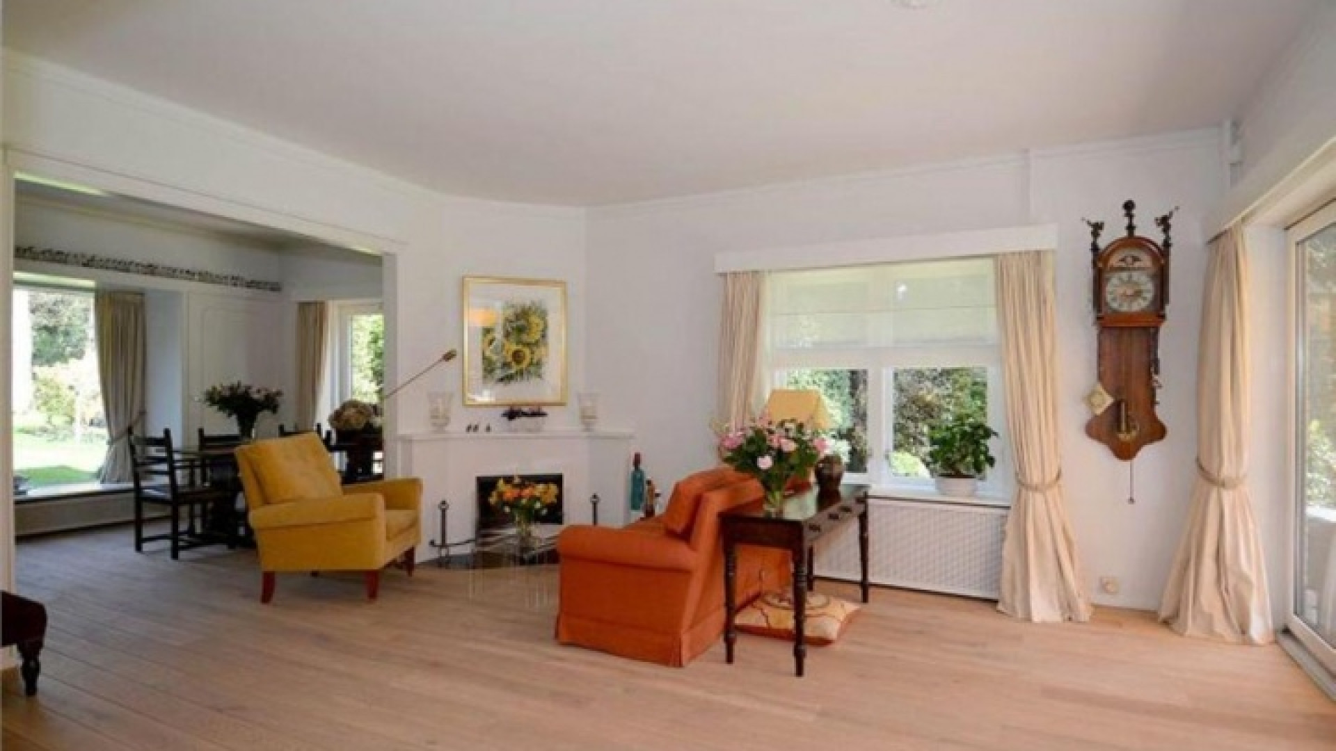 TV kok Rudolf van Veen koopt luxe villa in het Gooi. Zie foto's