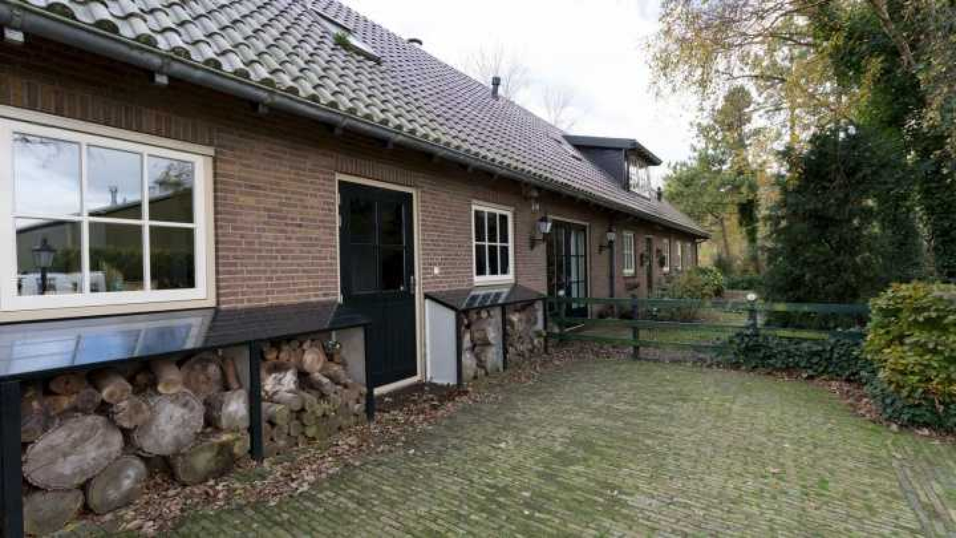 Henny Huisman verkoopt zijn villa zwaar onder de vraagprijs. Zie foto's 46