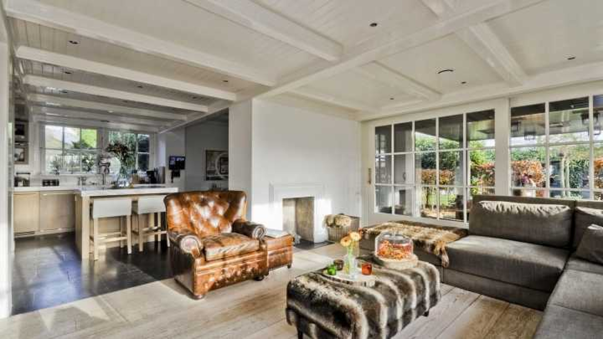 Henny Huisman verkoopt zijn villa zwaar onder de vraagprijs. Zie foto's 6