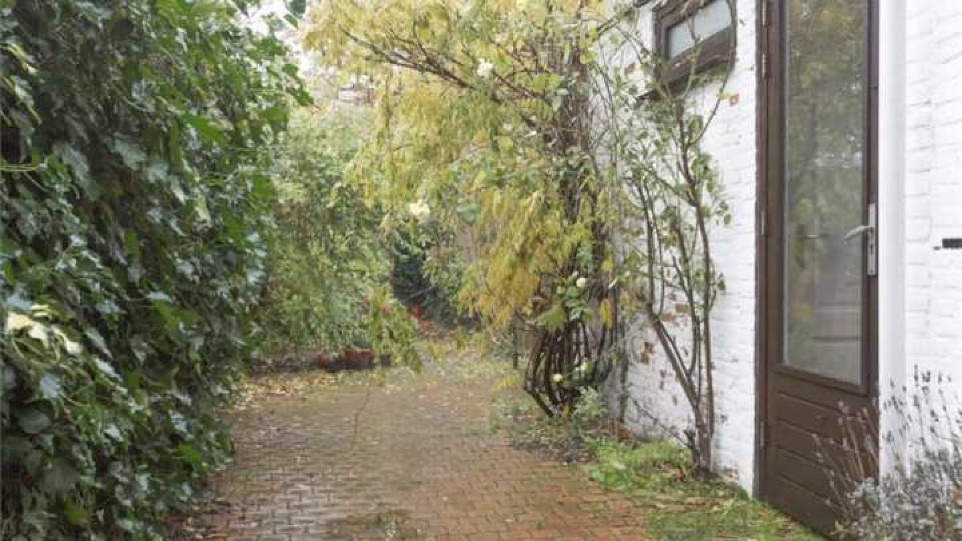 De in scheiding liggende PvdA leider Diederik Samsom koopt dit huis voor zichzelf. Zie foto's 8