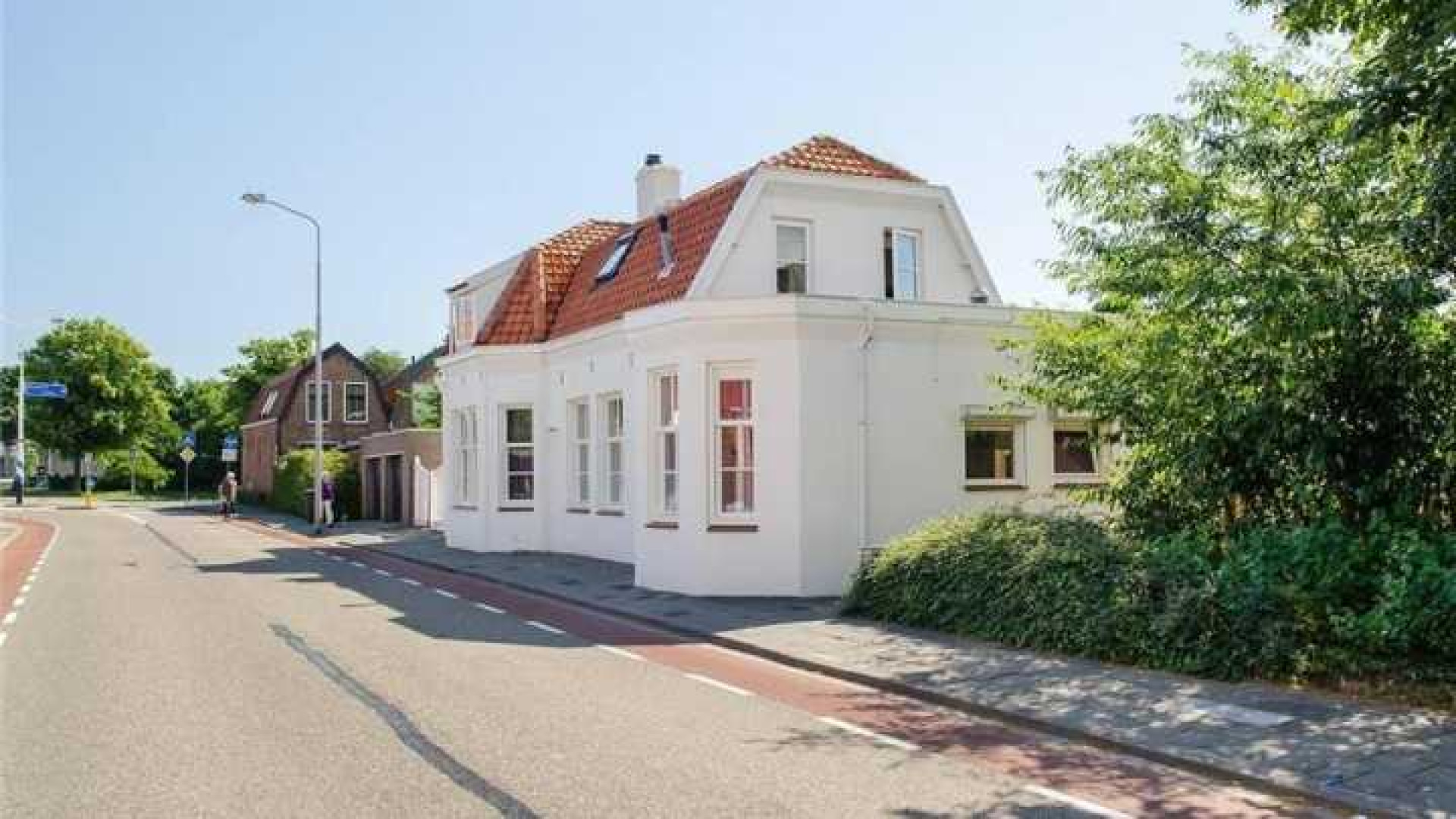 Blof zanger Paskal Jakobsen zet zijn huis na jaren weer te koop! Zie foto's 26