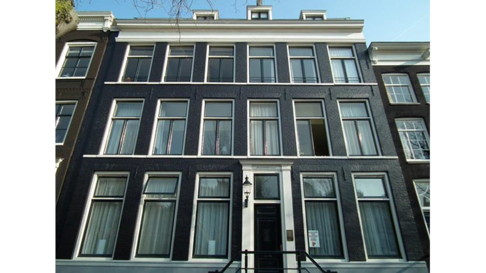 Jort Kelder zet zijn luxe grachtenappartement te huur. Zie foto's 17