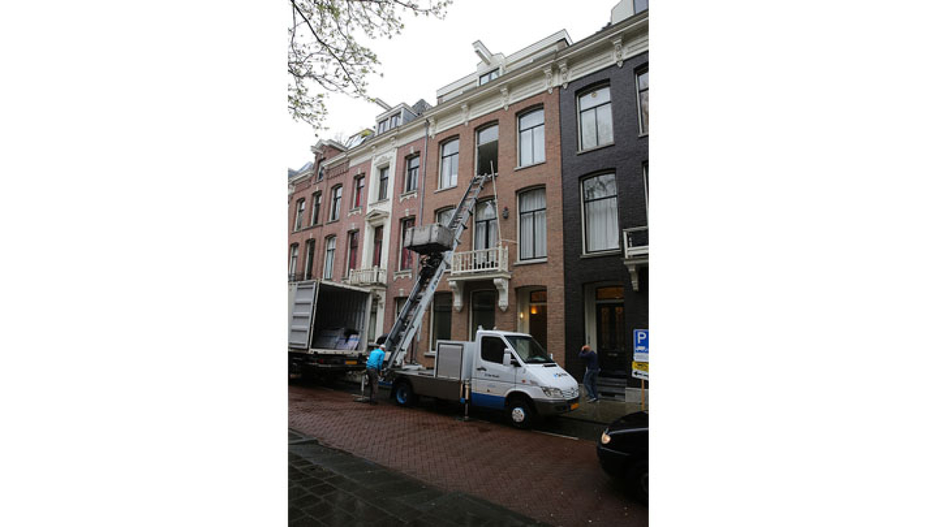 Hele huisraad Anouk op straat tijdens verhuizing! Zie exclusieve foto's 10