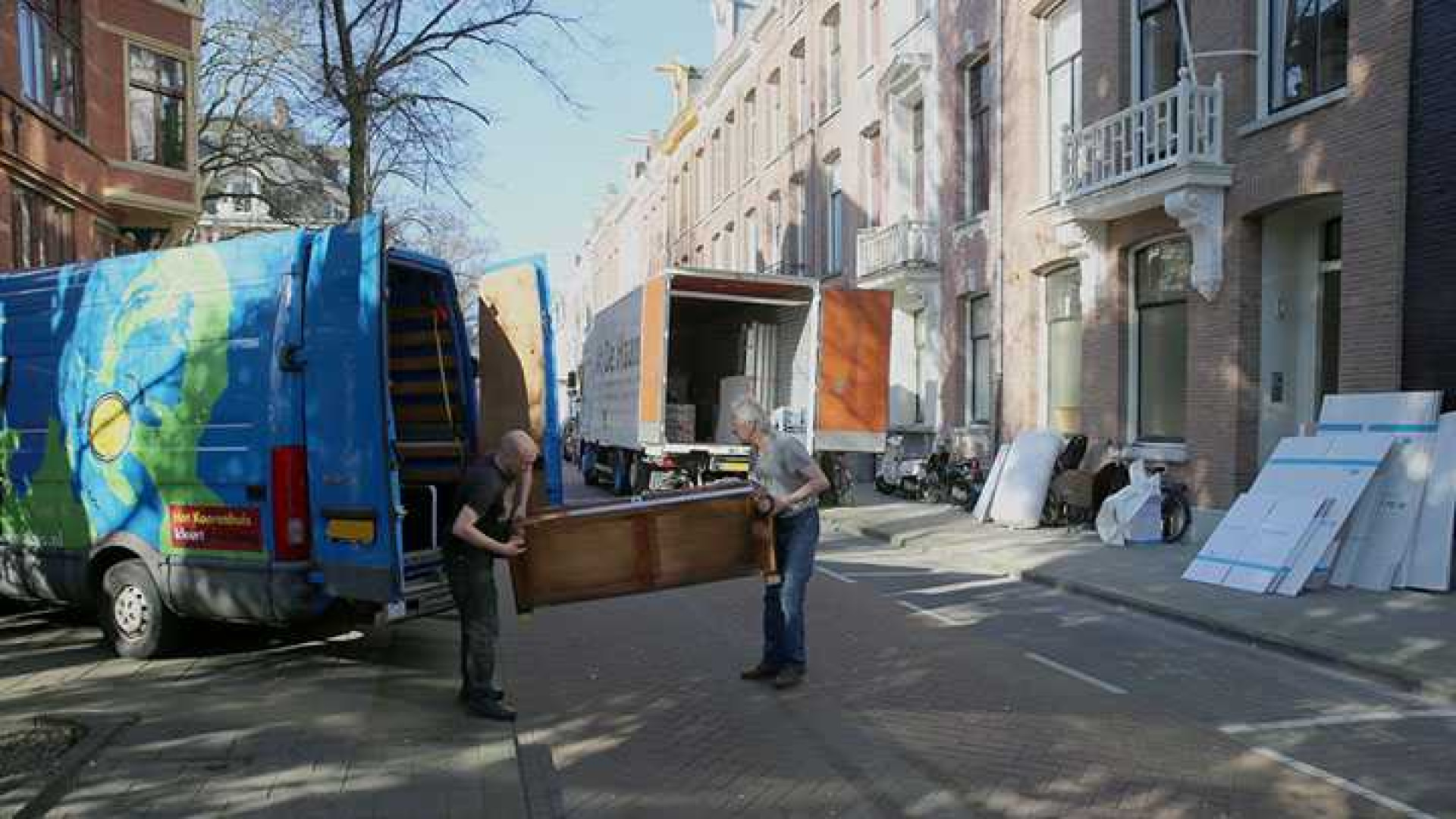 Hele huisraad Anouk op straat tijdens verhuizing! Zie exclusieve foto's 7