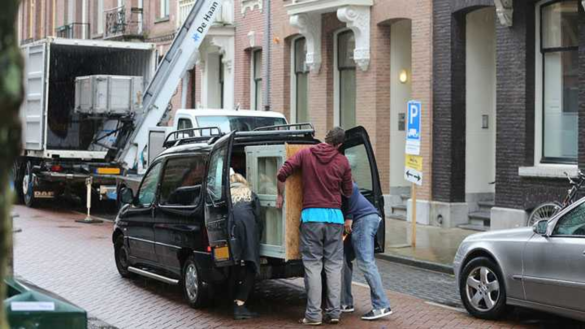 Hele huisraad Anouk op straat tijdens verhuizing! Zie exclusieve foto's 9