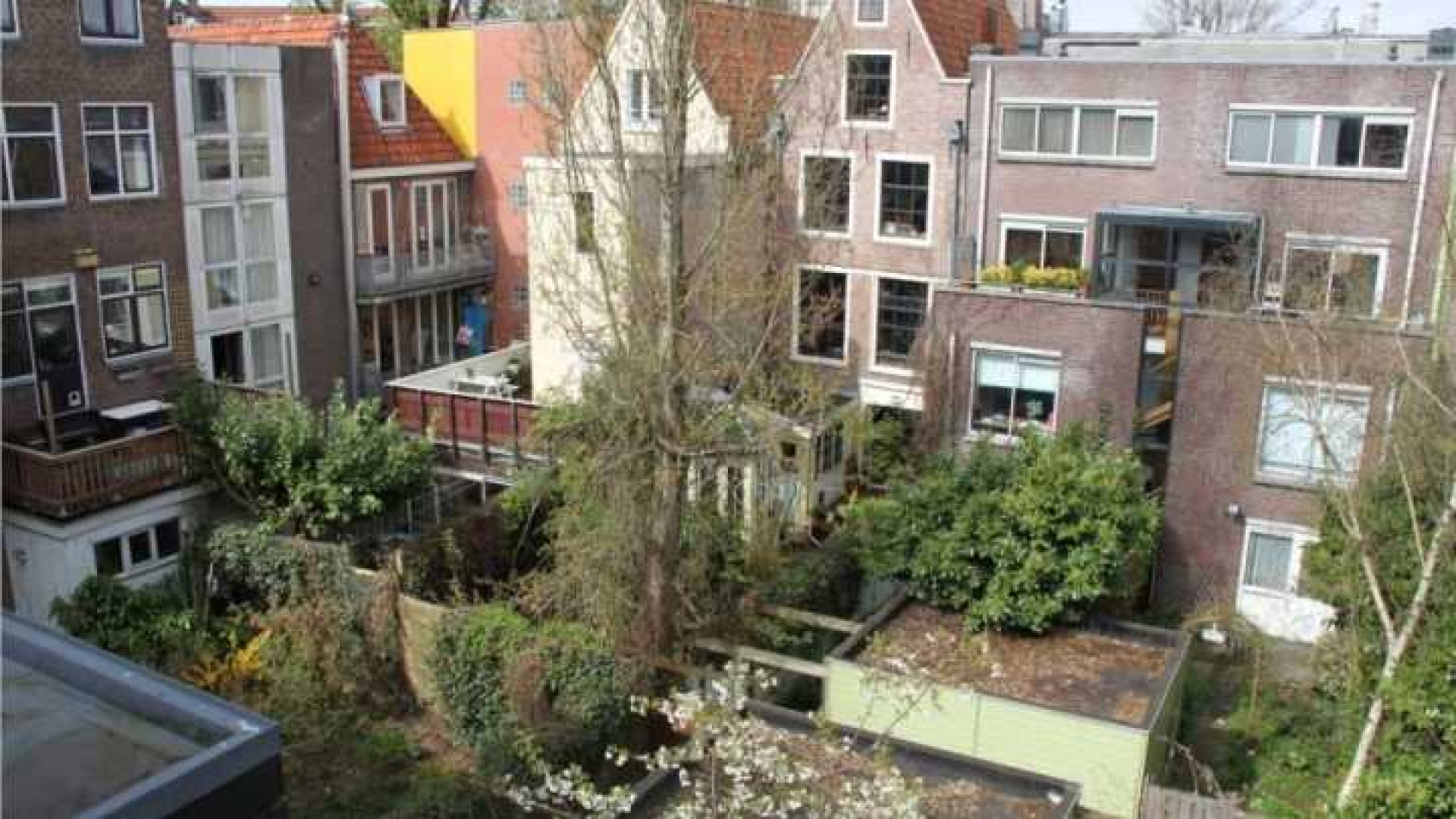 Frank Evenblij haalt zijn huis in de Amsterdamse Jordaan uit de verkoop. Zie foto's 11