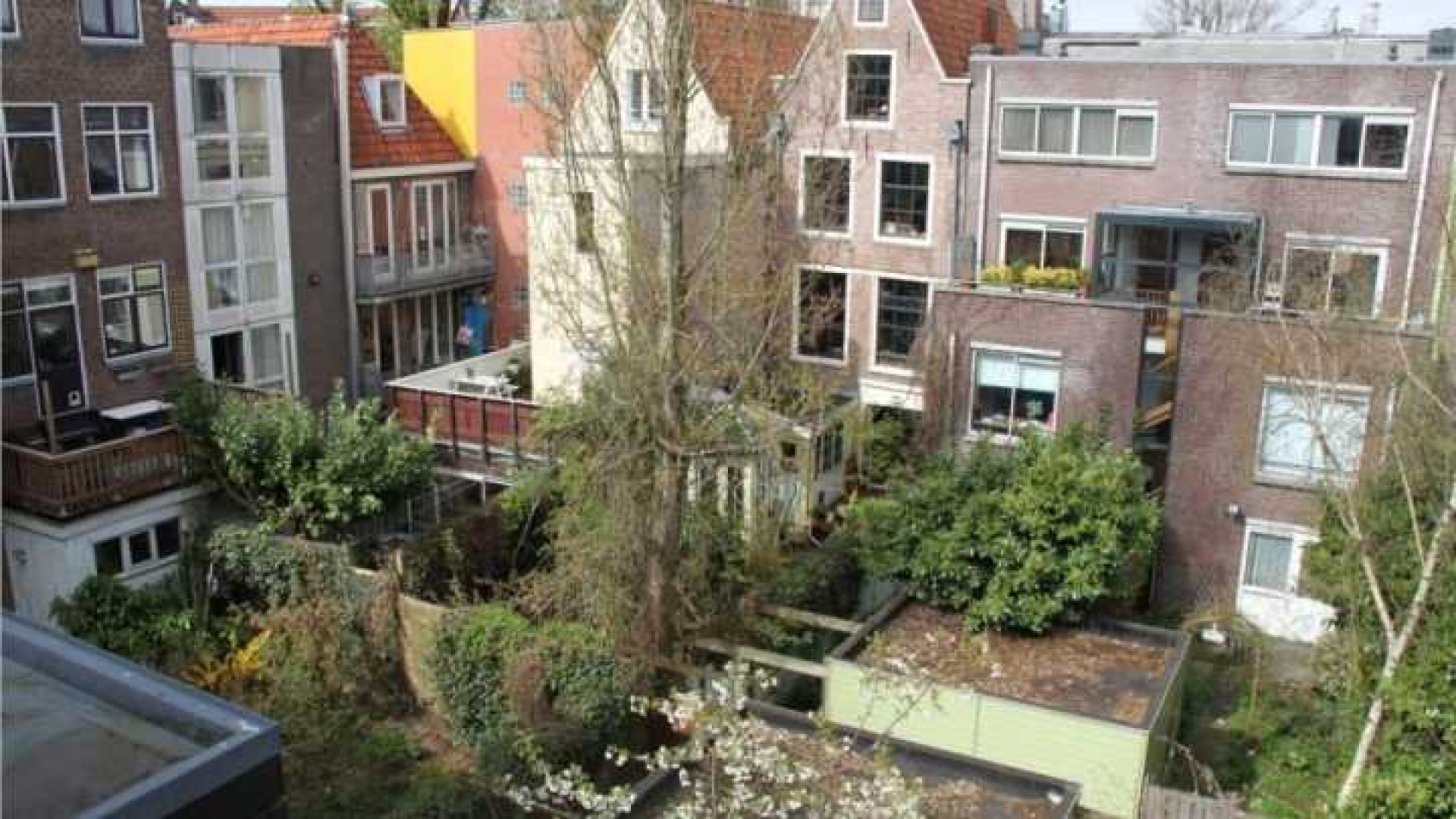 Frank Evenblij zet zijn maisonnette in de Jordaan te koop. Zie foto's 11