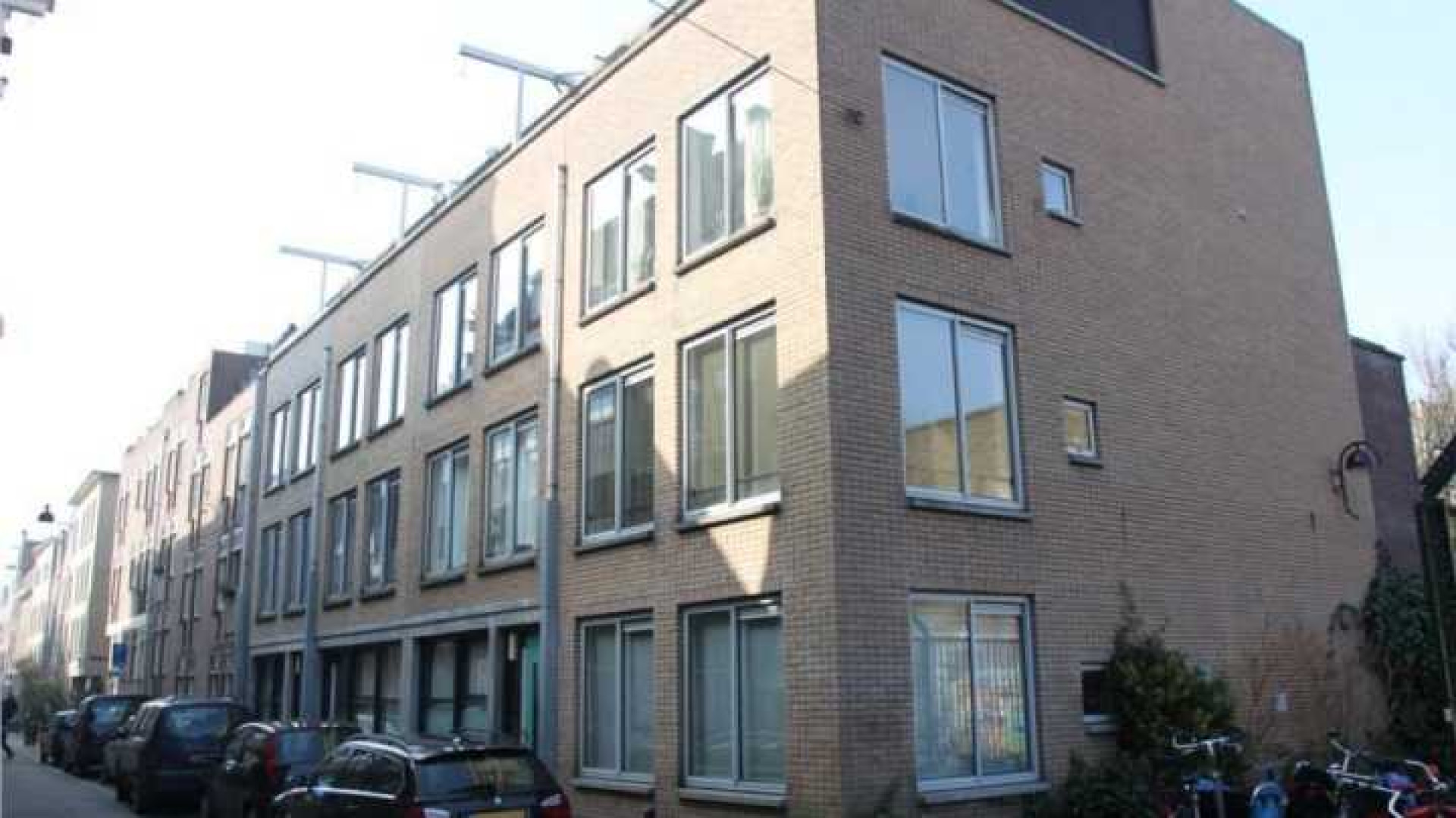 Frank Evenblij haalt zijn huis in de Amsterdamse Jordaan uit de verkoop. Zie foto's 2