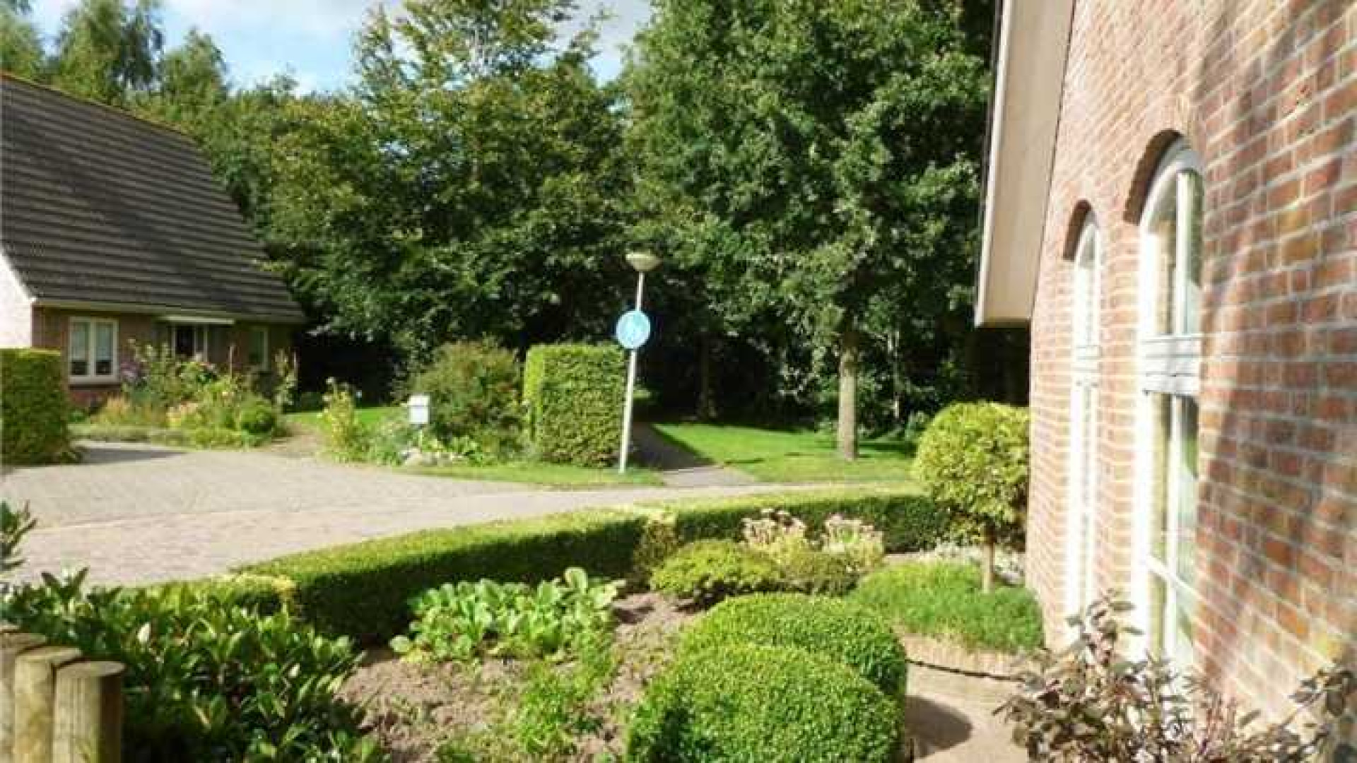 Doutzen Kroes lijdt fors verlies op verkoop van haar Friese huis. Zie foto's 21