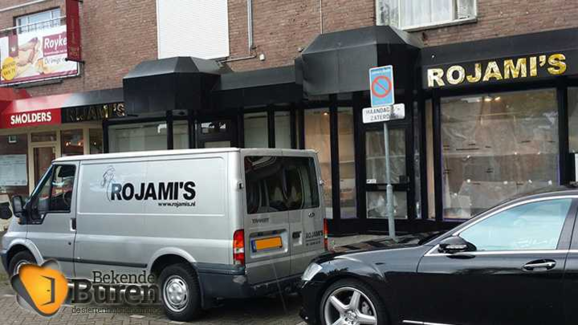 Roy Donders verdient aan verkoop van de worstenbroodjes. Hier het bewijs. Zie foto's 6