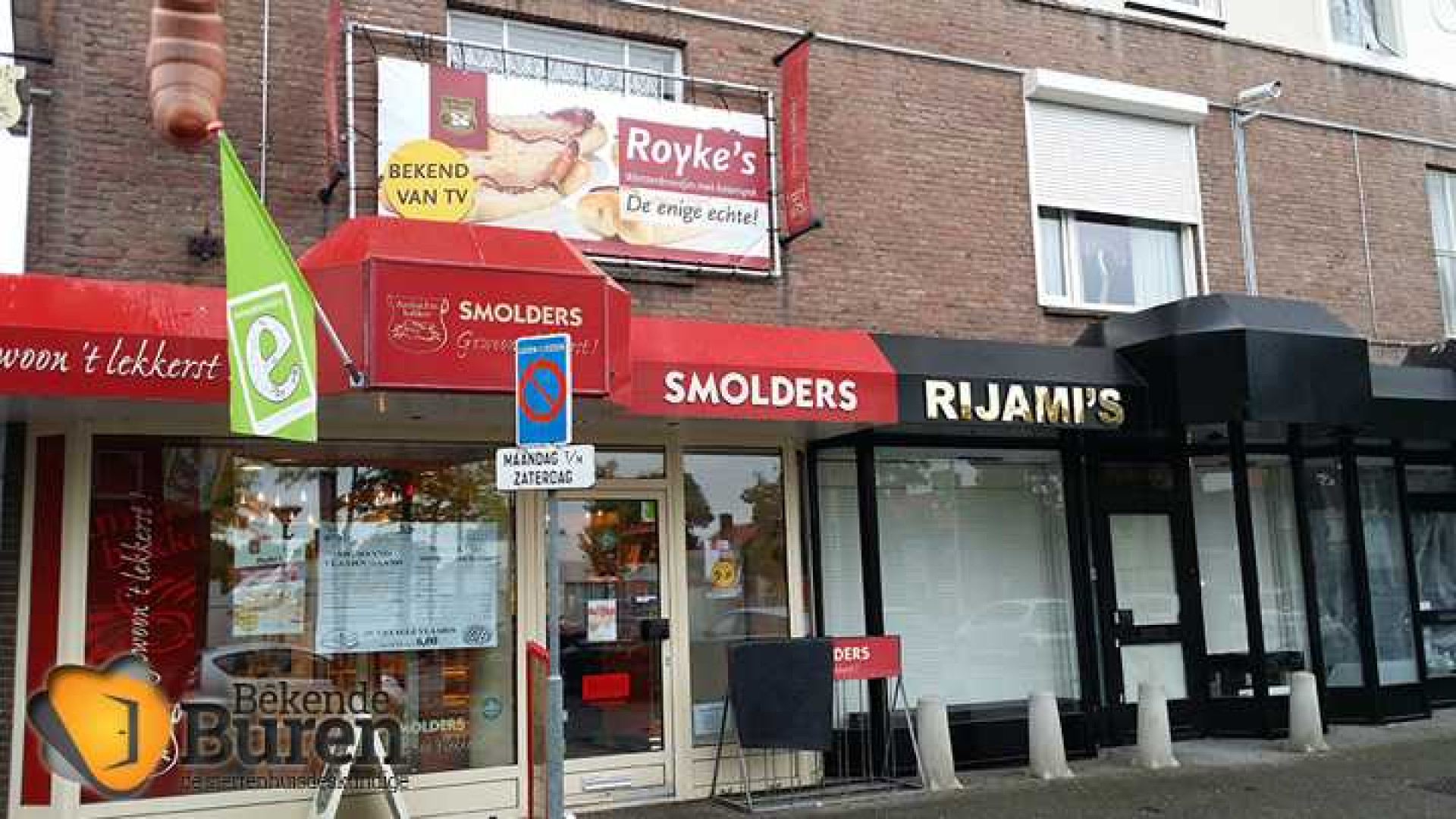 Roy Donders verdient aan verkoop van de worstenbroodjes. Hier het bewijs. Zie foto's 4