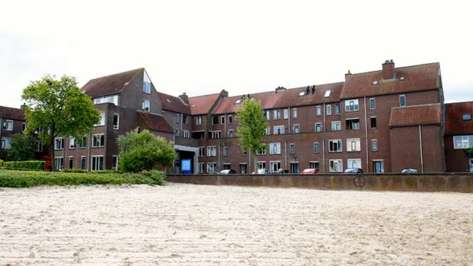 Huis om het leven gebrachte volleybalster Ingrid Visser op bijzondere wijze verkocht. Zie foto's 4