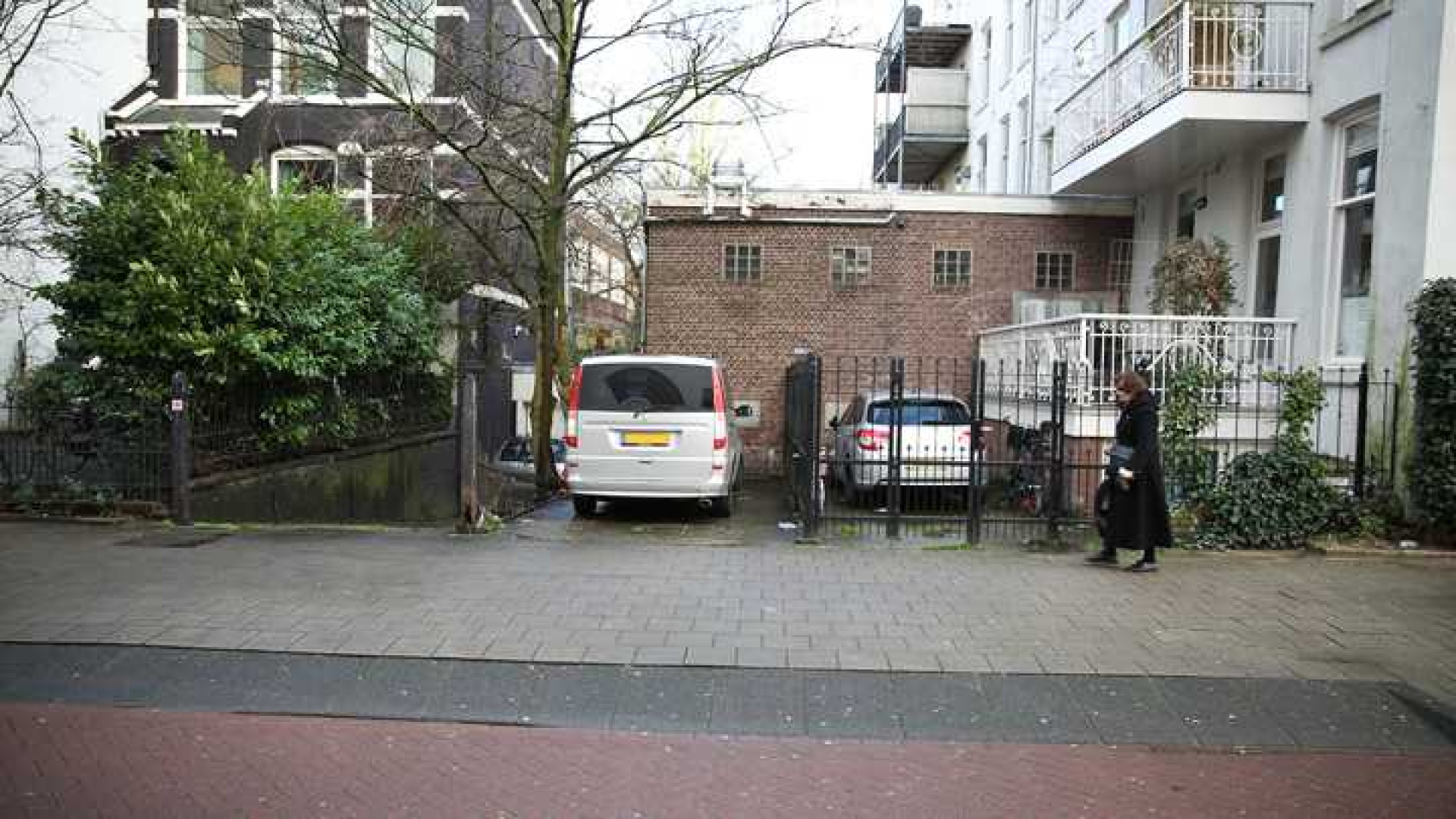 Anouk biedt haar eigen parkeerplaats te koop aan. Zie foto's 5