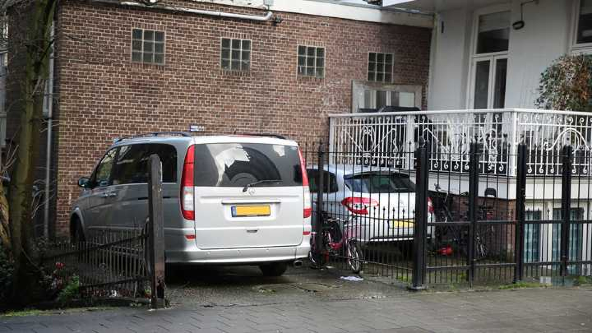 Anouk verkoopt met klein verlies haar parkeerplaats. Zie foto's 7