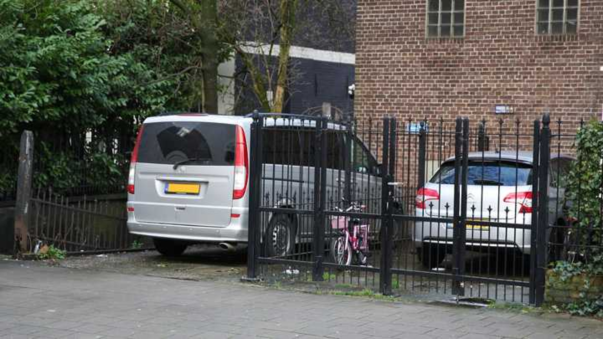 Anouk verkoopt met klein verlies haar parkeerplaats. Zie foto's 8