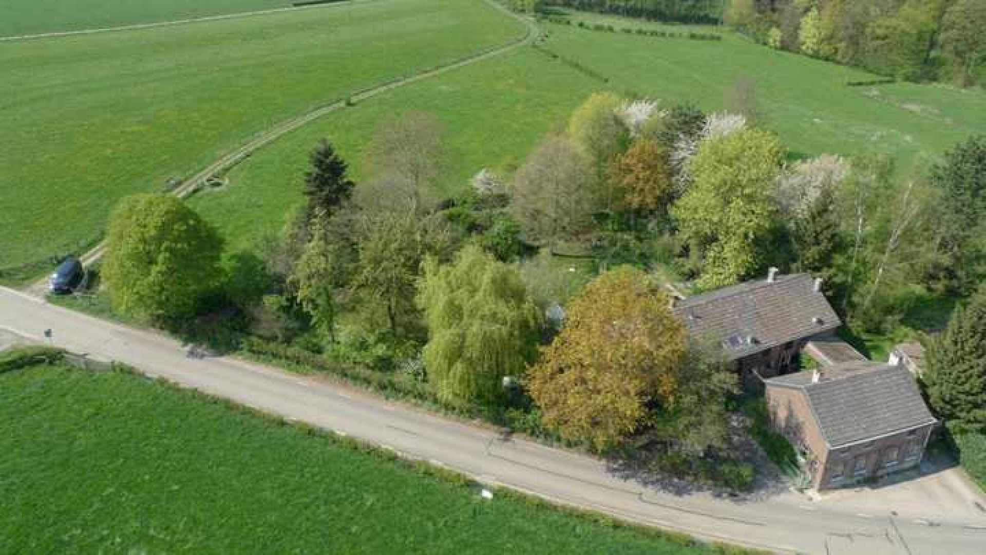 Binnenkijken in de woonboerderij van Jeroen Koningsbrugge in Limburg. Zie foto's 22