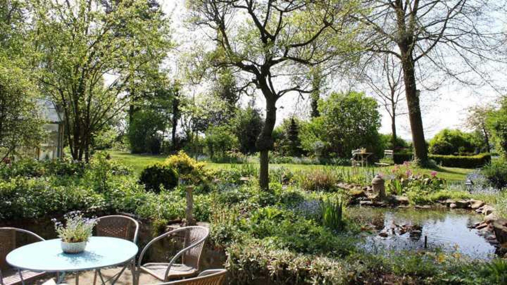 Binnenkijken in de woonboerderij van Jeroen Koningsbrugge in Limburg. Zie foto's 23