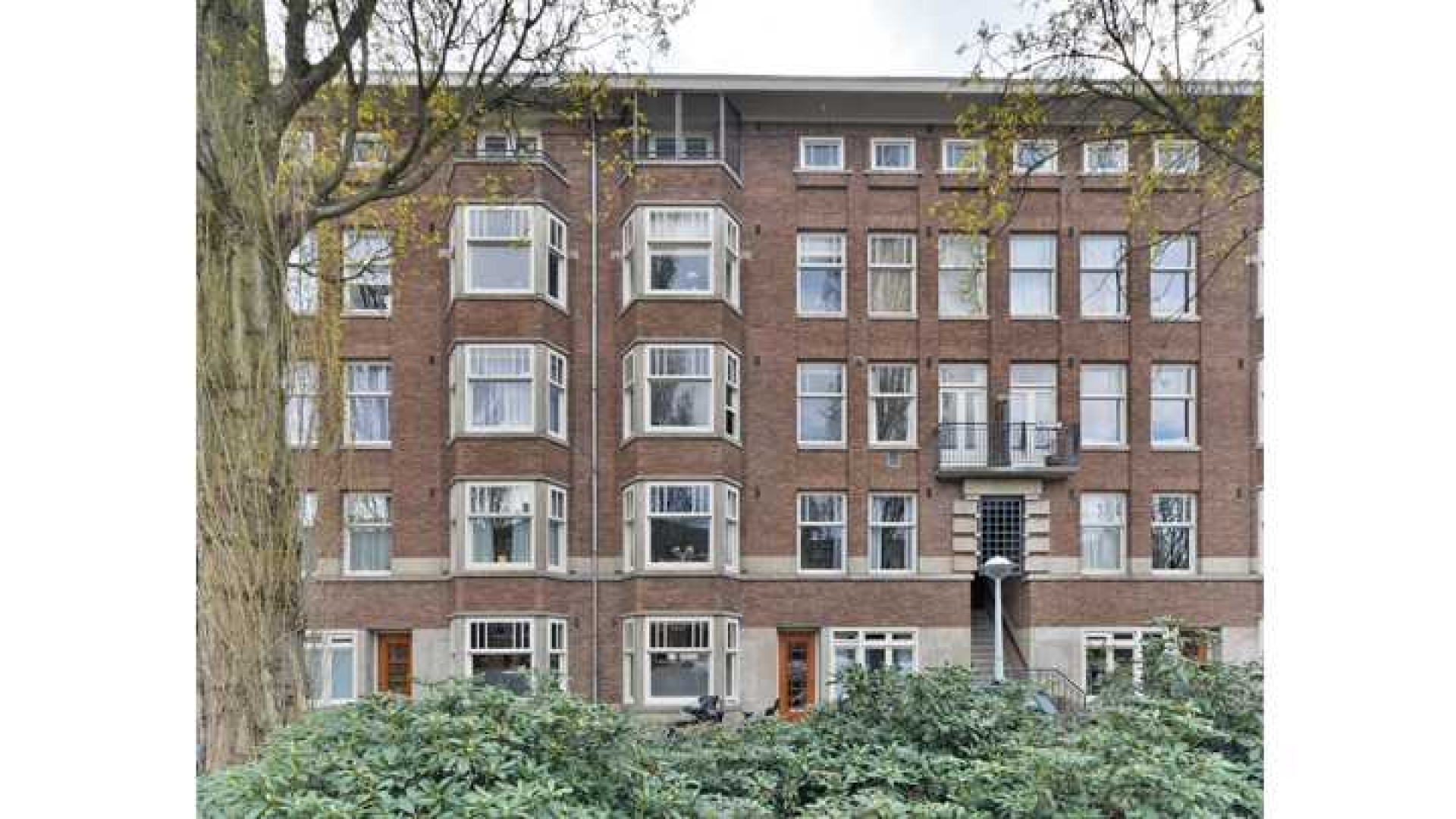 Hier gaan Britt Dekker en haar kersverse echtgenoot Max Apotowski wonen. Zie foto's 1