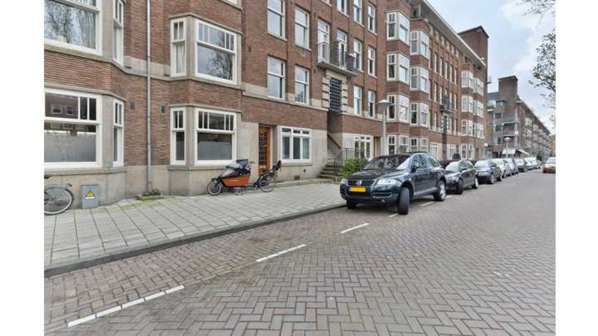 Hier gaan Britt Dekker en haar kersverse echtgenoot Max Apotowski wonen. Zie foto's 18
