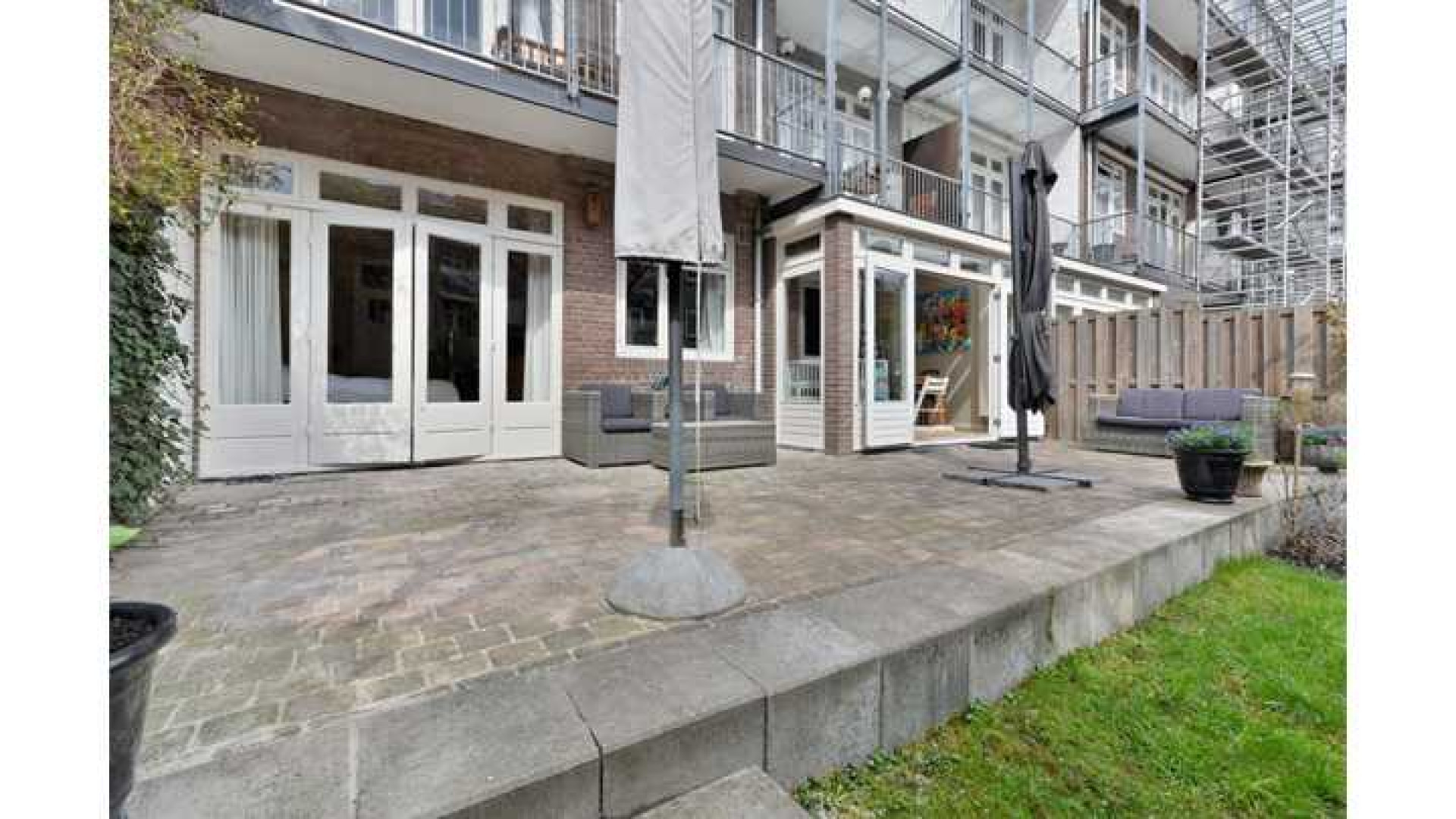 Hier gaan Britt Dekker en haar kersverse echtgenoot Max Apotowski wonen. Zie foto's 2