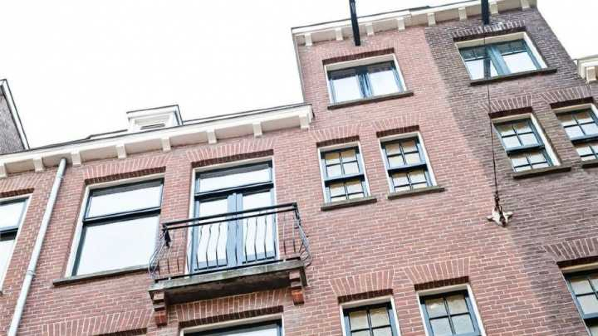 Assistent bondscoach Danny Blind koopt appartement in populaire Amsterdamse wijk. Zie foto's